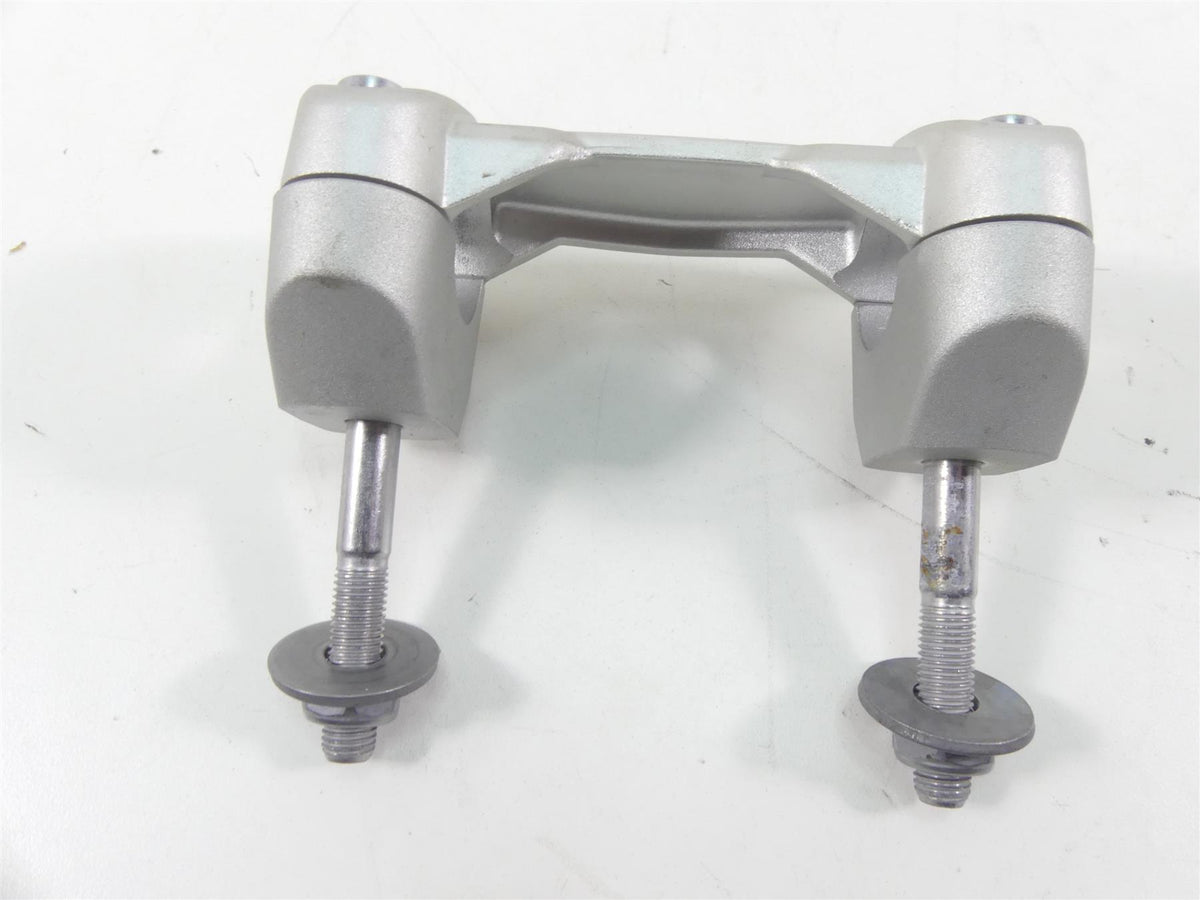 2020 Triumph Speed Triple RS 1050 Handlebar Holder Riser Set T2042064 T2041599 {{ shop.shopifyCountryName }} - Mototech271