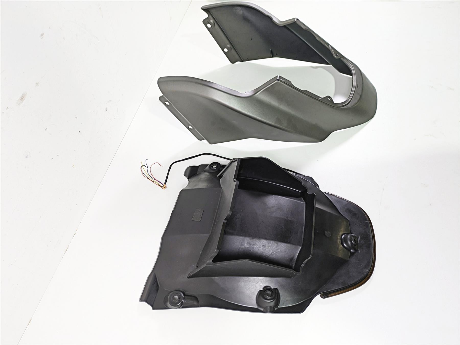 2019 Harley Softail FXDR 114 Rear Subframe Cover Fender Taillight Set 59500730 {{ shop.shopifyCountryName }} - Mototech271