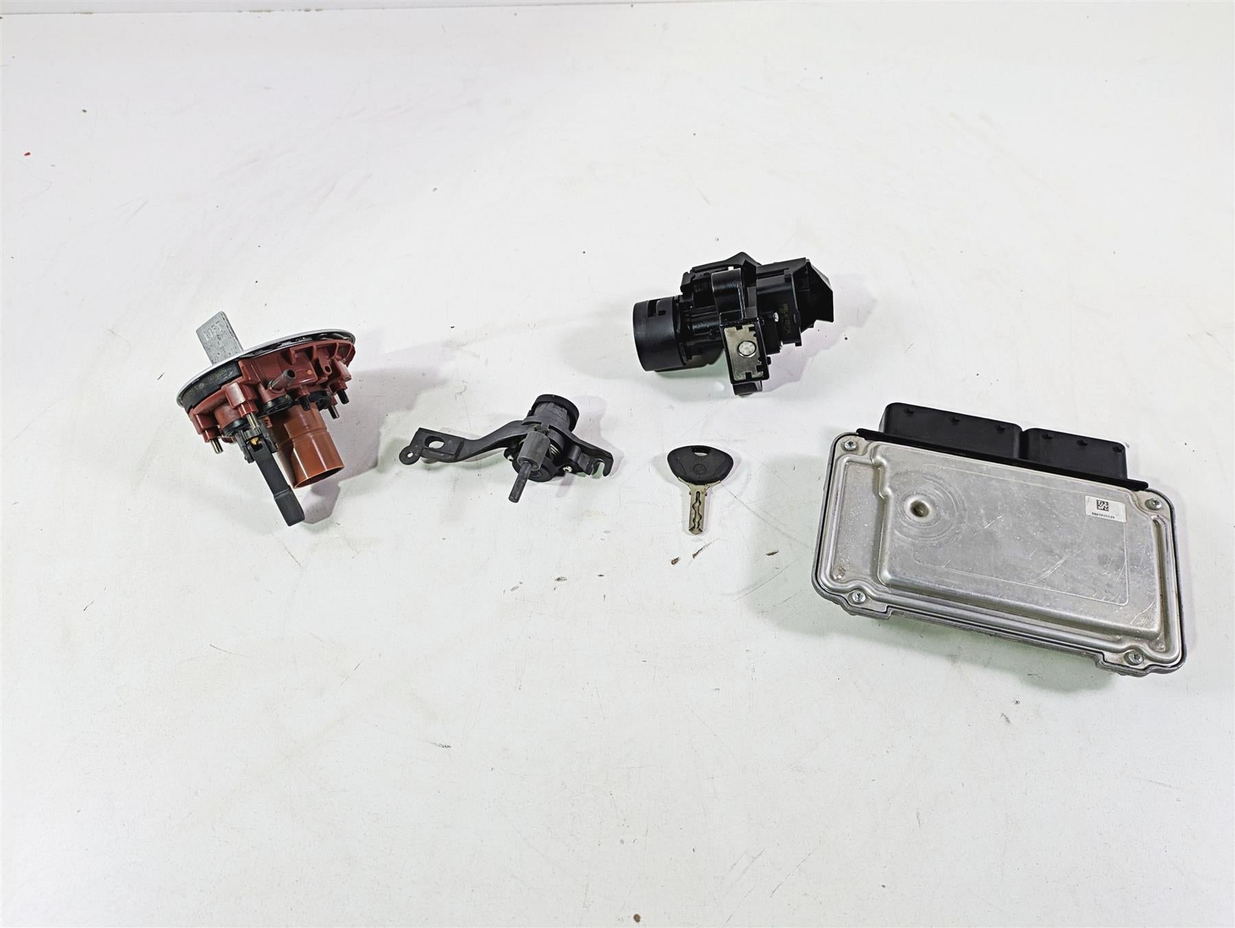 2009 BMW R1200GS K255 Adv Cdi Ignition Switch Key Locks Set -Read 13618521661 {{ shop.shopifyCountryName }} - Mototech271