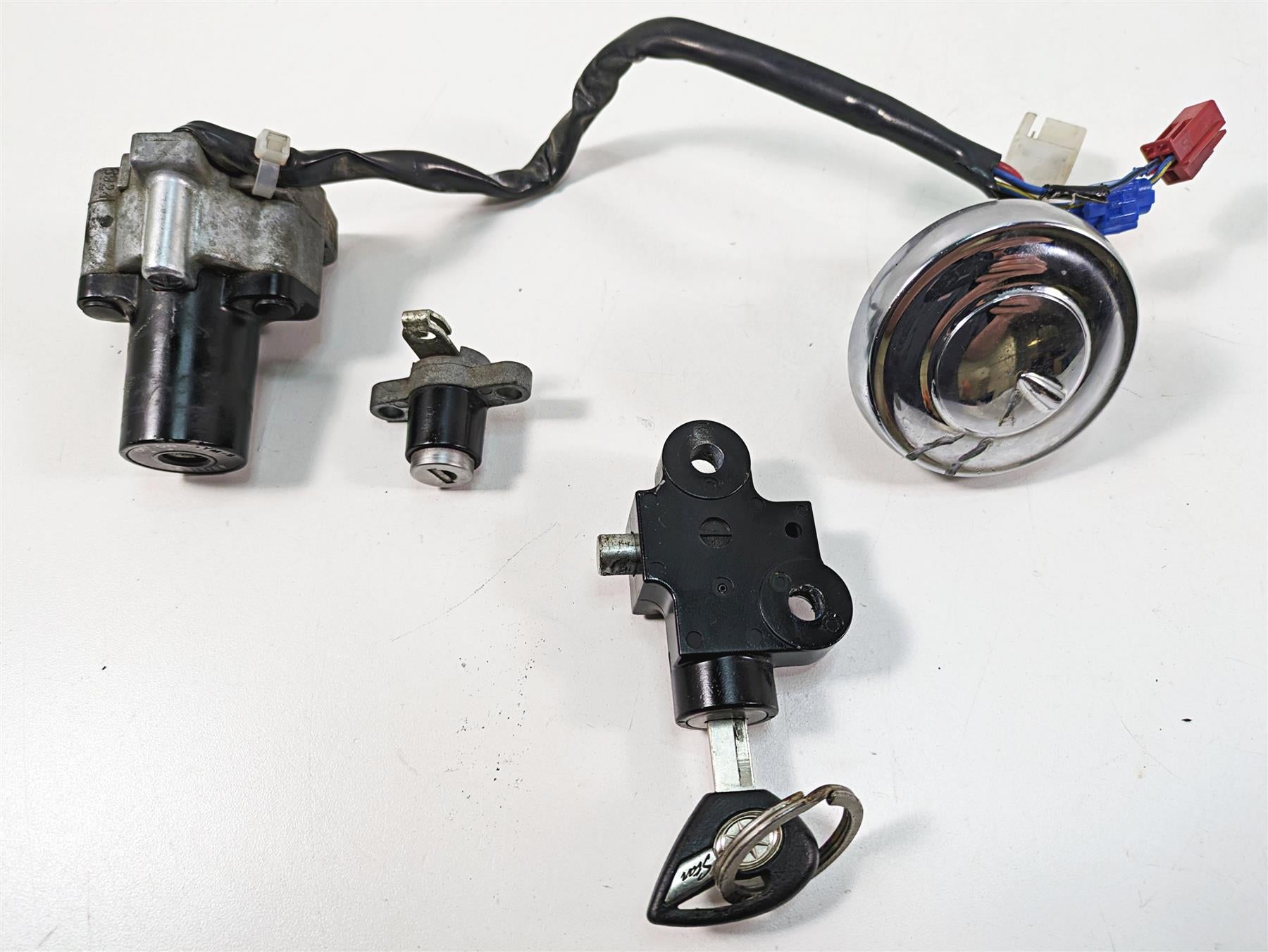 2009 Yamaha XV1900 Raider Ignition Switch Gas Cap Steering Key Lock 5C7-82510-00 {{ shop.shopifyCountryName }} - Mototech271