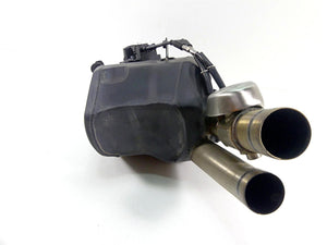 2022 Triumph Speed Triple 1200 RS Center Exhaust Chamber & Servo Motor T2209601 | Mototech271