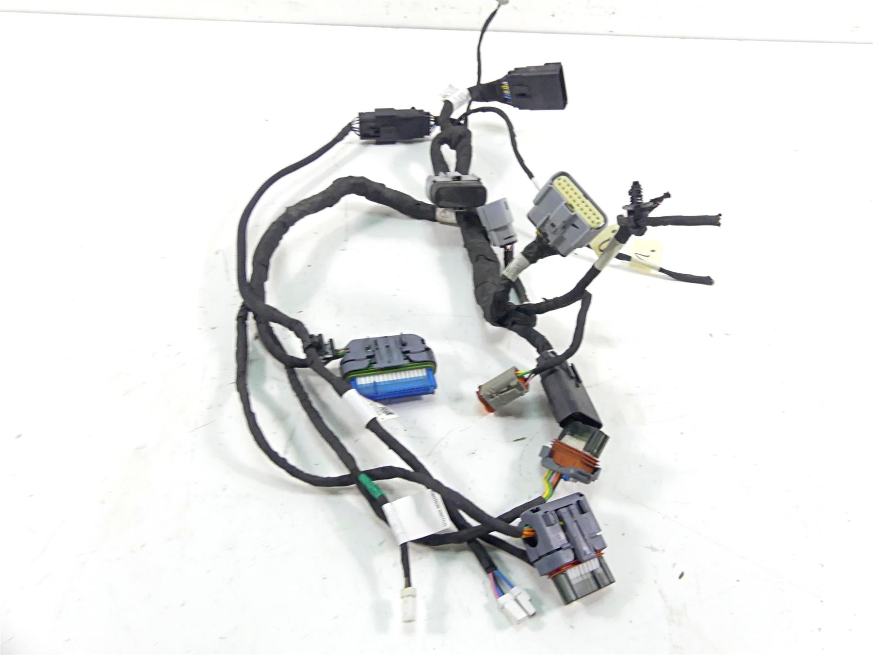 2019 Indian Chieftain Classic Front Interconnect Wiring Harness - Parts 2413580 {{ shop.shopifyCountryName }} - Mototech271
