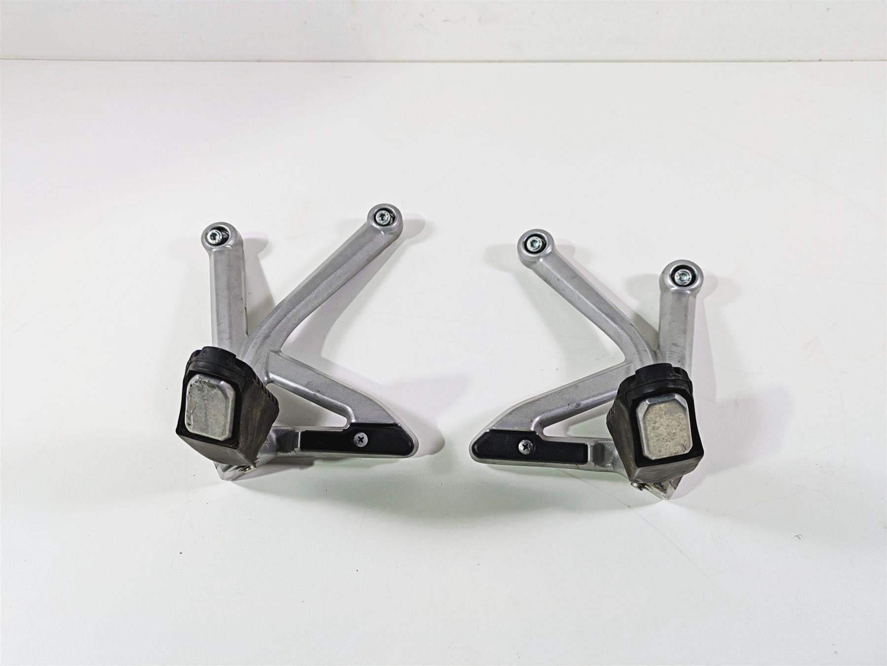2015 Triumph Tiger Explorer XC Rear Passenger Footpeg Rest Set T2082161 T2082162 | Mototech271