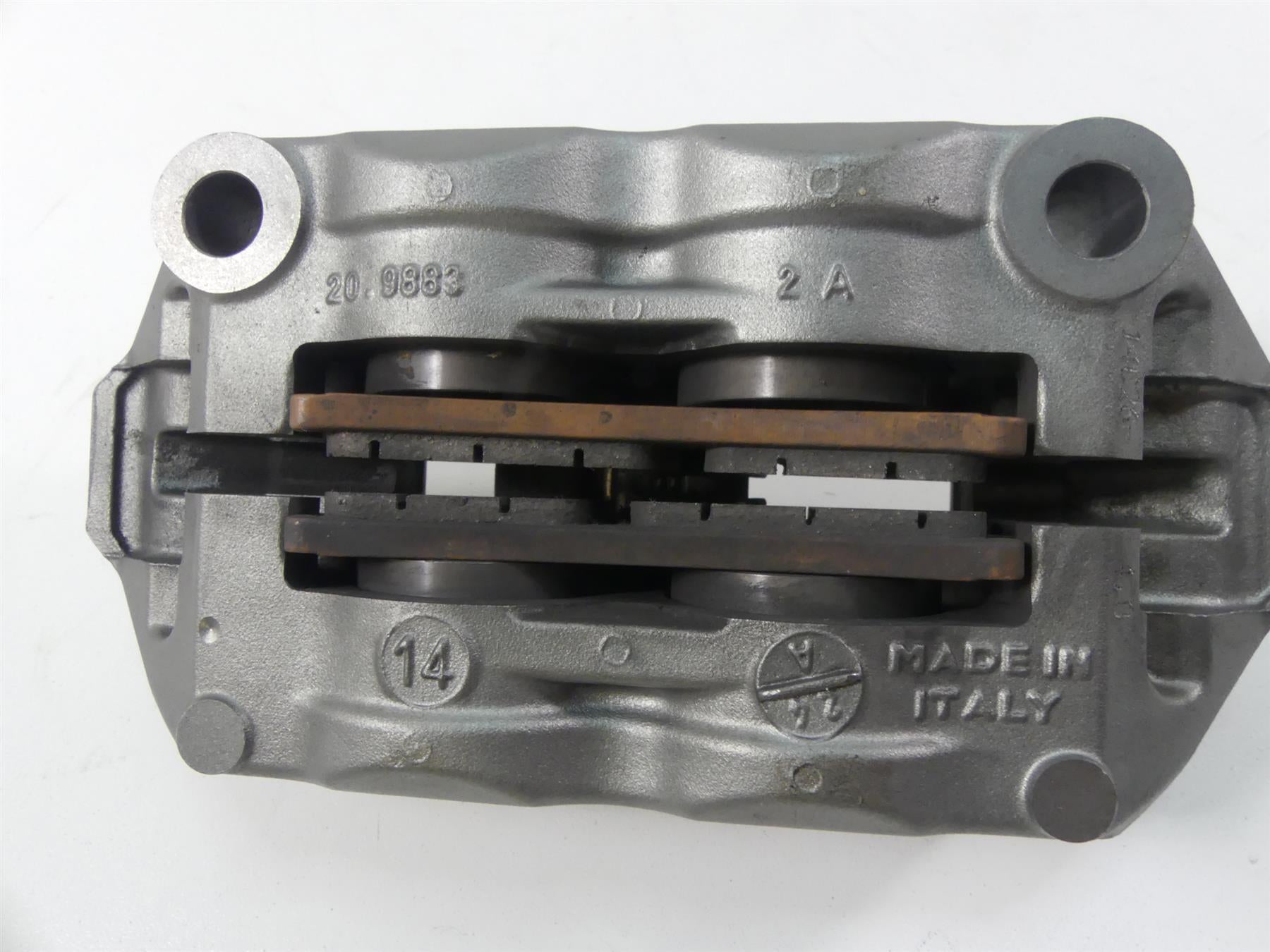 2015 Triumph 1050 Speed Triple R Front Brembo Brake Calipers T2021450 T2021460 {{ shop.shopifyCountryName }} - Mototech271