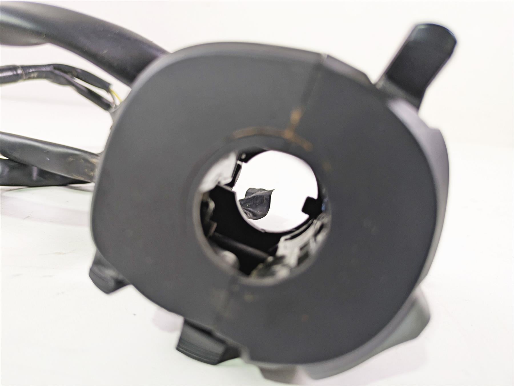 2020 Suzuki V-Strom 1050 XT Left Hand Turn Signal Control Switch 37400-06L00 {{ shop.shopifyCountryName }} - Mototech271