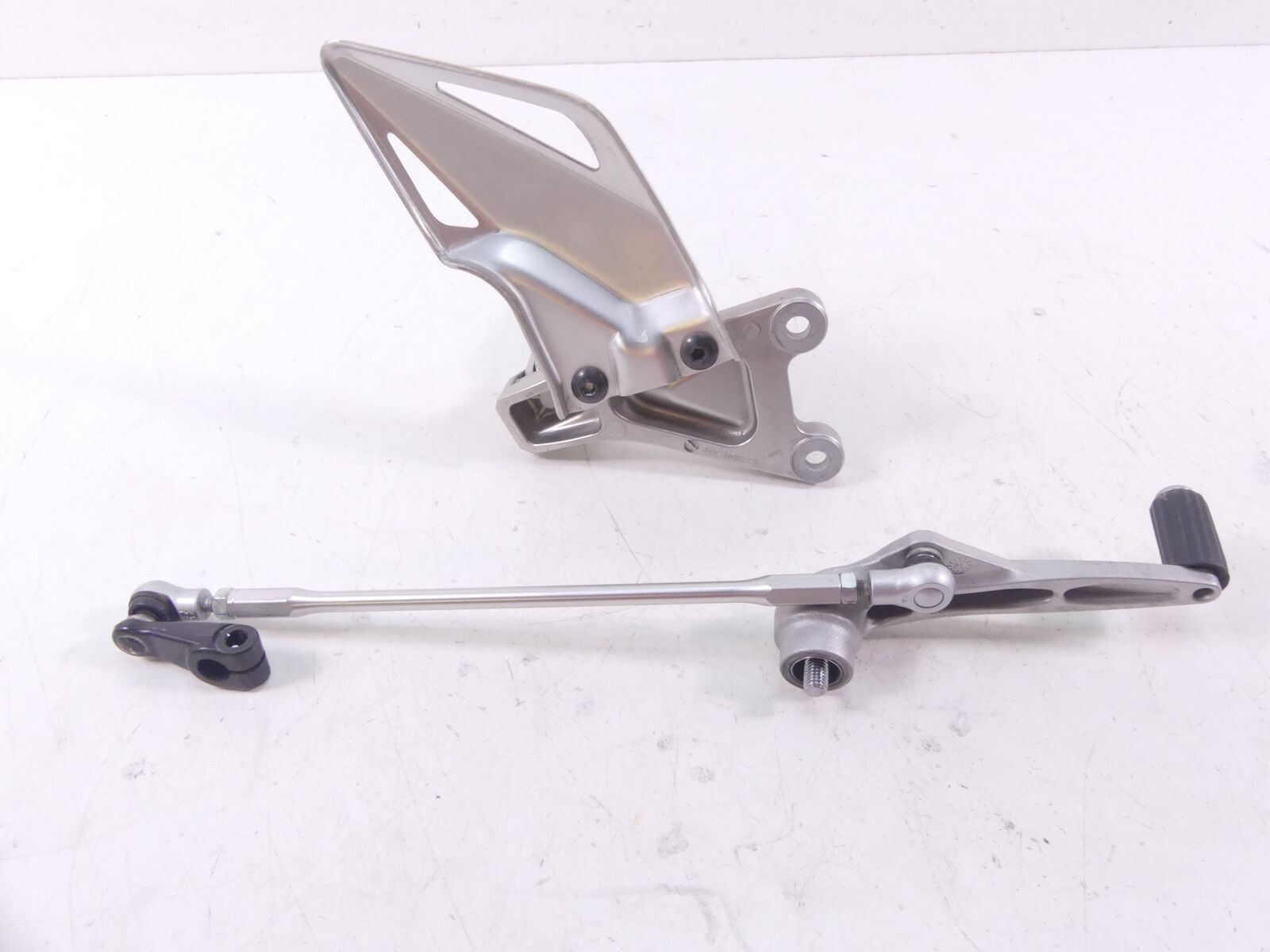 2014 Honda CBR1000 SP Fireblade Left Front Footpeg & Shifter 50700-MGP-D60 {{ shop.shopifyCountryName }} - Mototech271