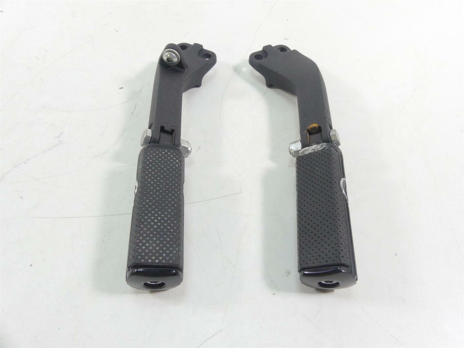 2017 Harley FXDLS Dyna Low Rider Rear Passenger Footpeg Set - Read 50500678 | Mototech271