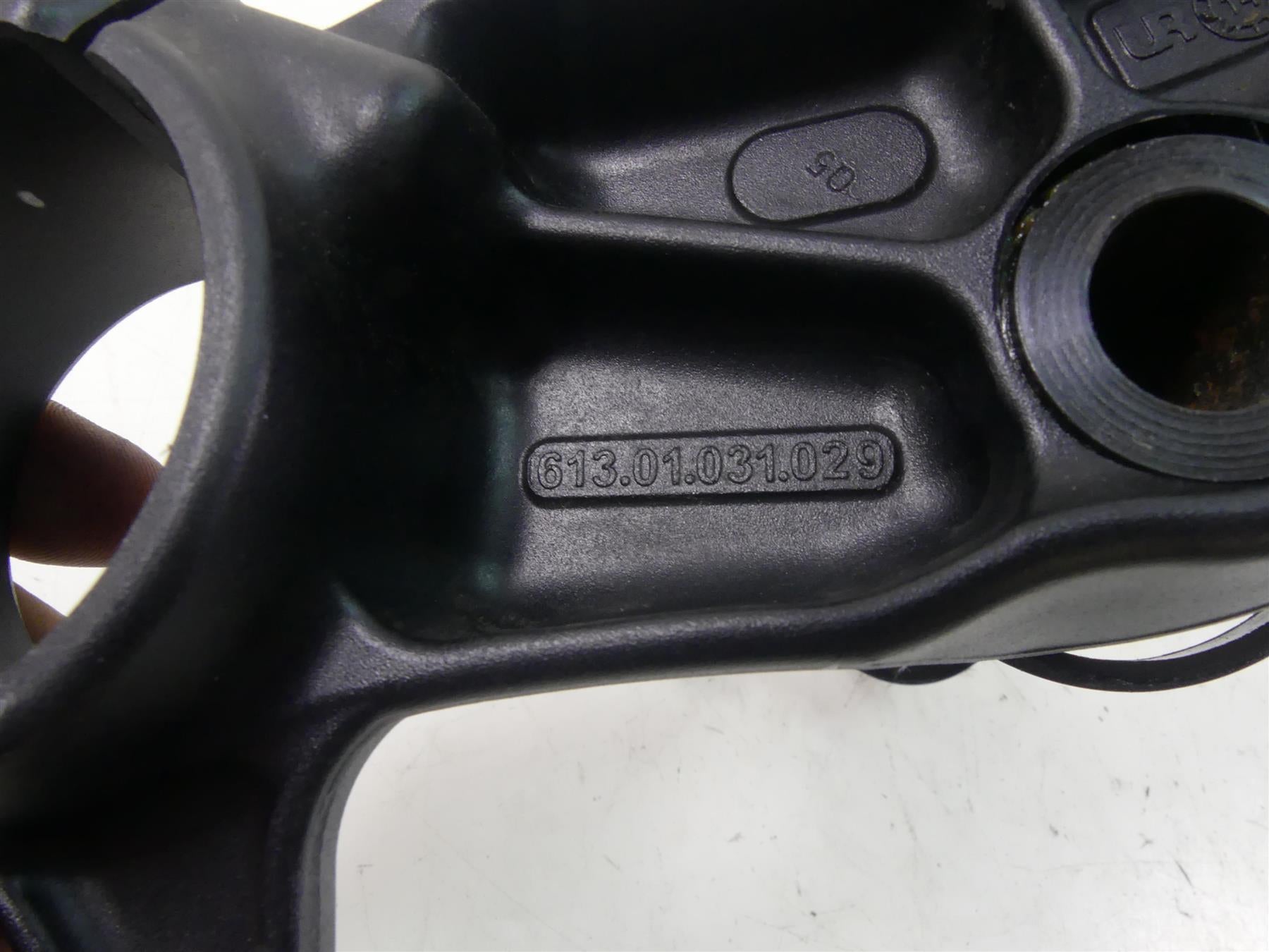 2015 KTM 1290R Super Duke Lower Triple Tree Steering Clamp 6130103202933S {{ shop.shopifyCountryName }} - Mototech271