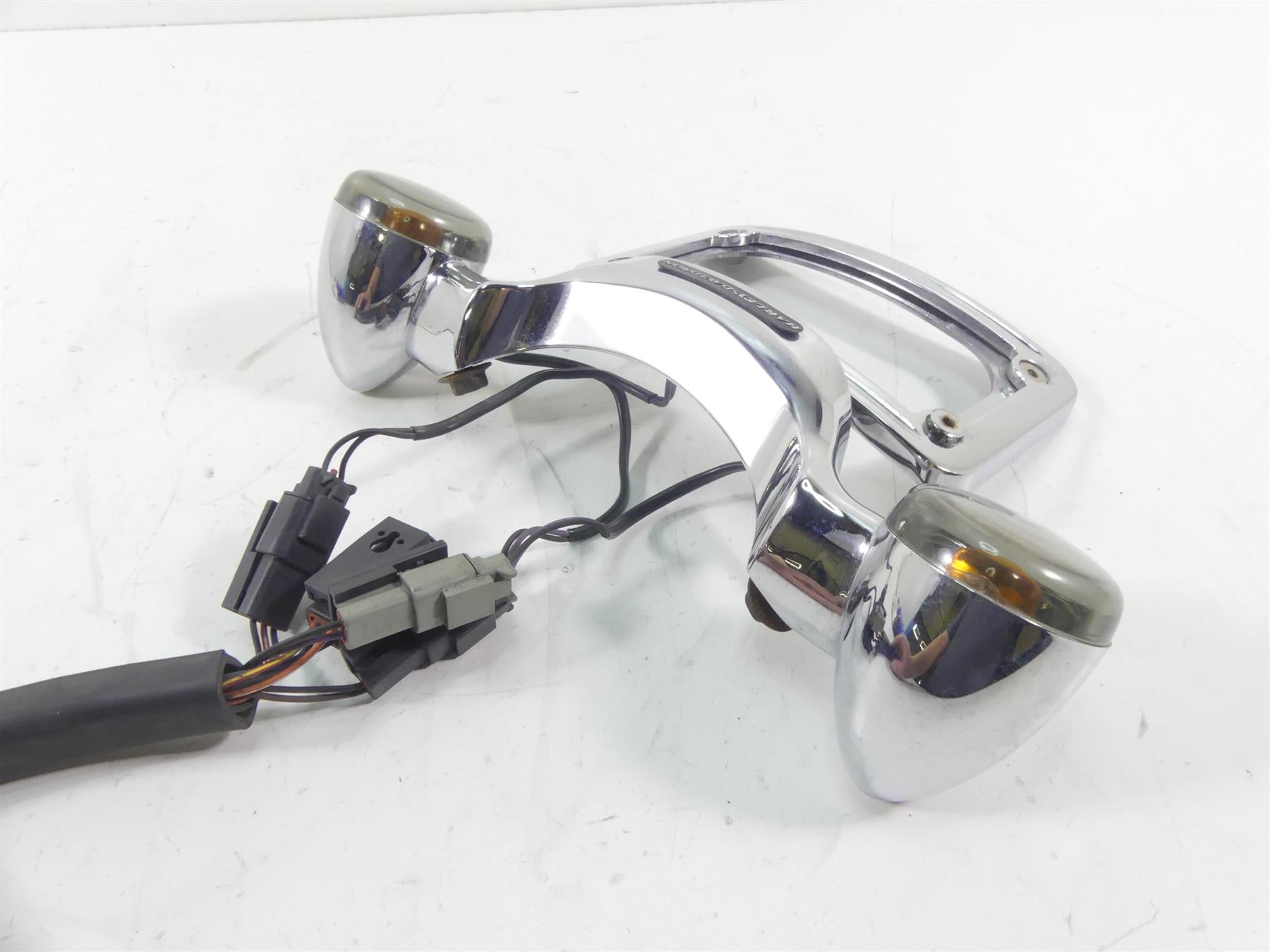 2007 Harley Touring FLHR SE CVO Road King Rear Blinker Bar Plate Holder 68629-05 {{ shop.shopifyCountryName }} - Mototech271