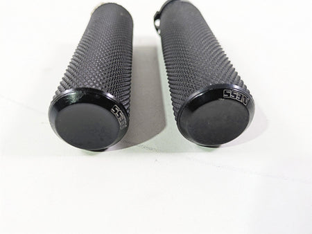 2002 Big Dog Pitbull Harley 1" Bar Arlen Ness Fusion Hand Grip Set 405-0553 {{ shop.shopifyCountryName }} - Mototech271