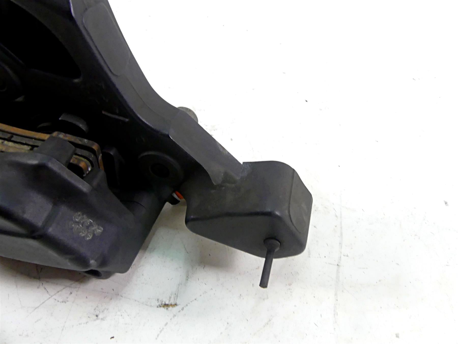 2008 Harley Touring FLHX Street Glide Rear Brake Caliper & 1" Bracket 44080-08C {{ shop.shopifyCountryName }} - Mototech271
