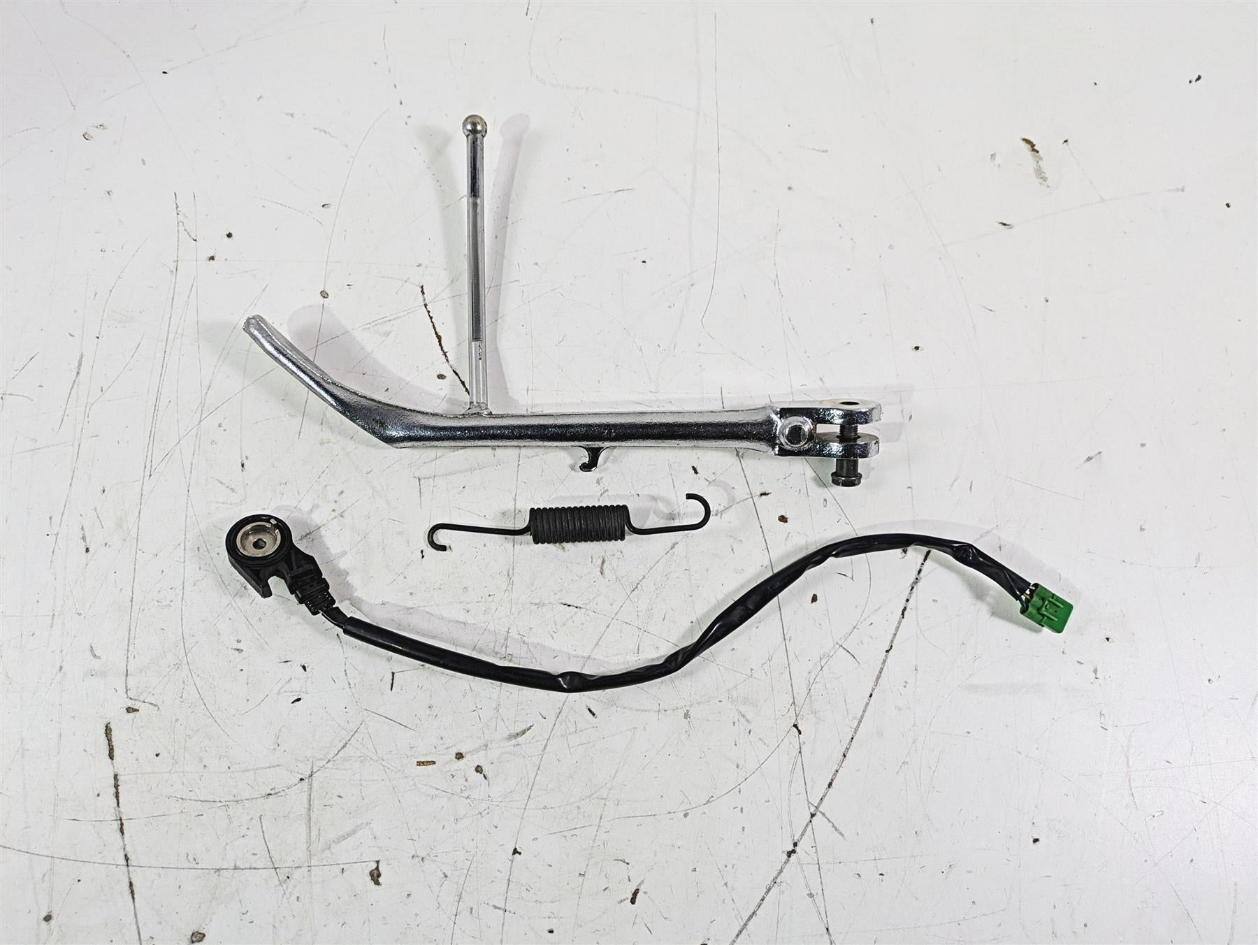 2002 Honda GL1500 CD Valkyrie Deluxe Side Kickstand Kick Stand 50530-MZ0-000 {{ shop.shopifyCountryName }} - Mototech271