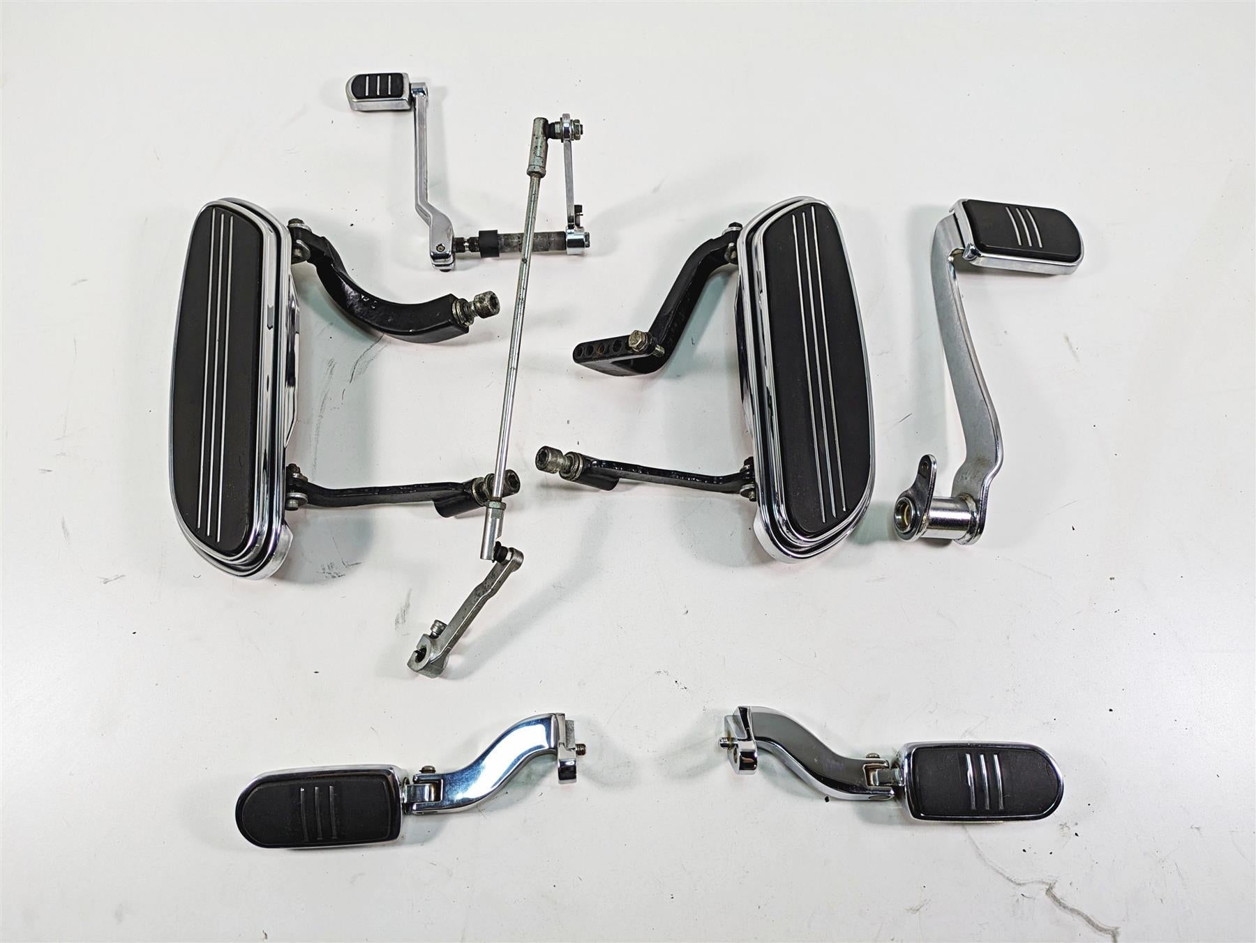 2006 Harley Touring FLHXI Street Glide Floor Board Foot Peg Lever Set 50688-04 {{ shop.shopifyCountryName }} - Mototech271