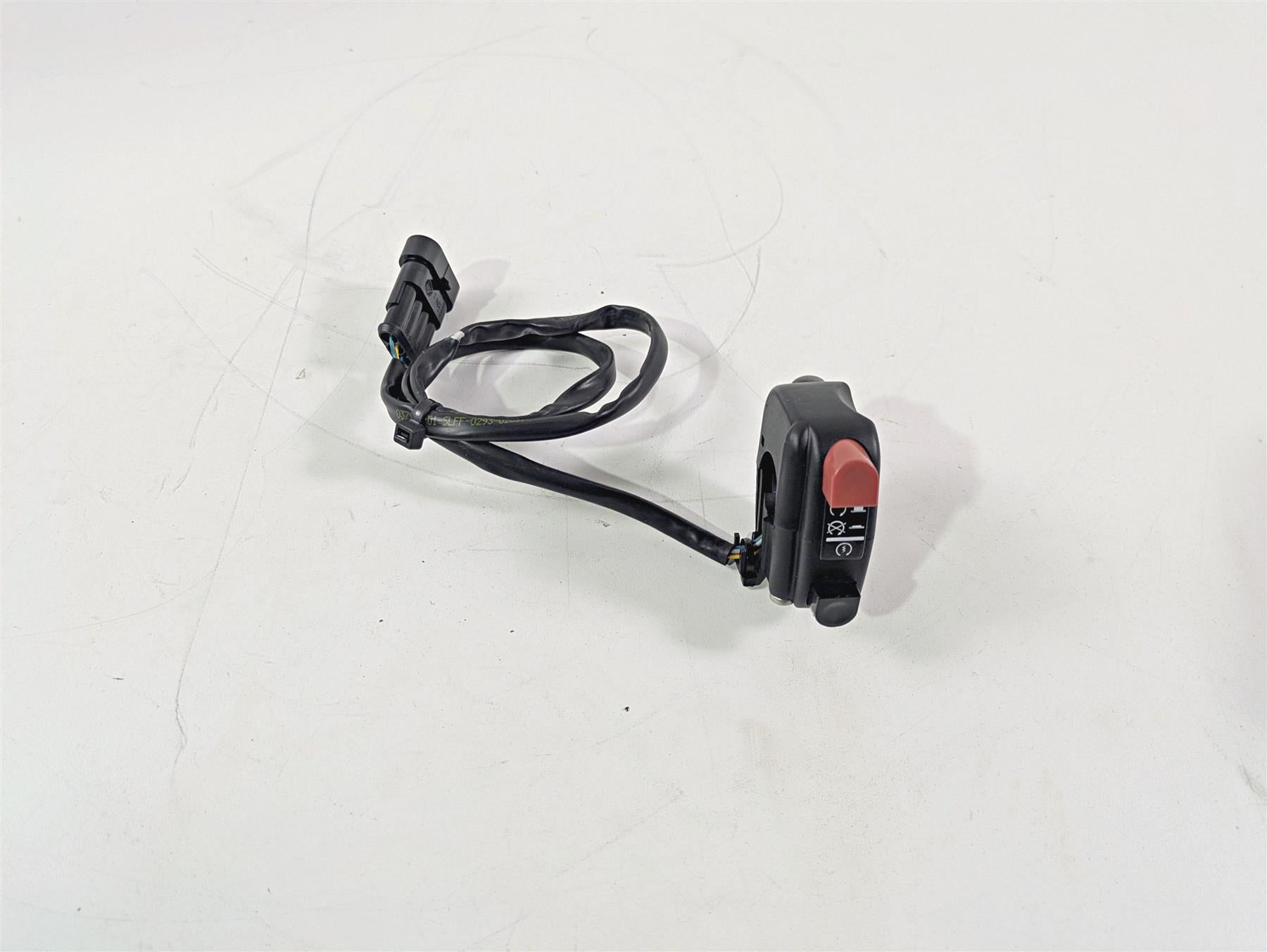 2017 Aprilia RSV 1100 Tuono V4 Factory Right Hand Control Switch B045021 {{ shop.shopifyCountryName }} - Mototech271