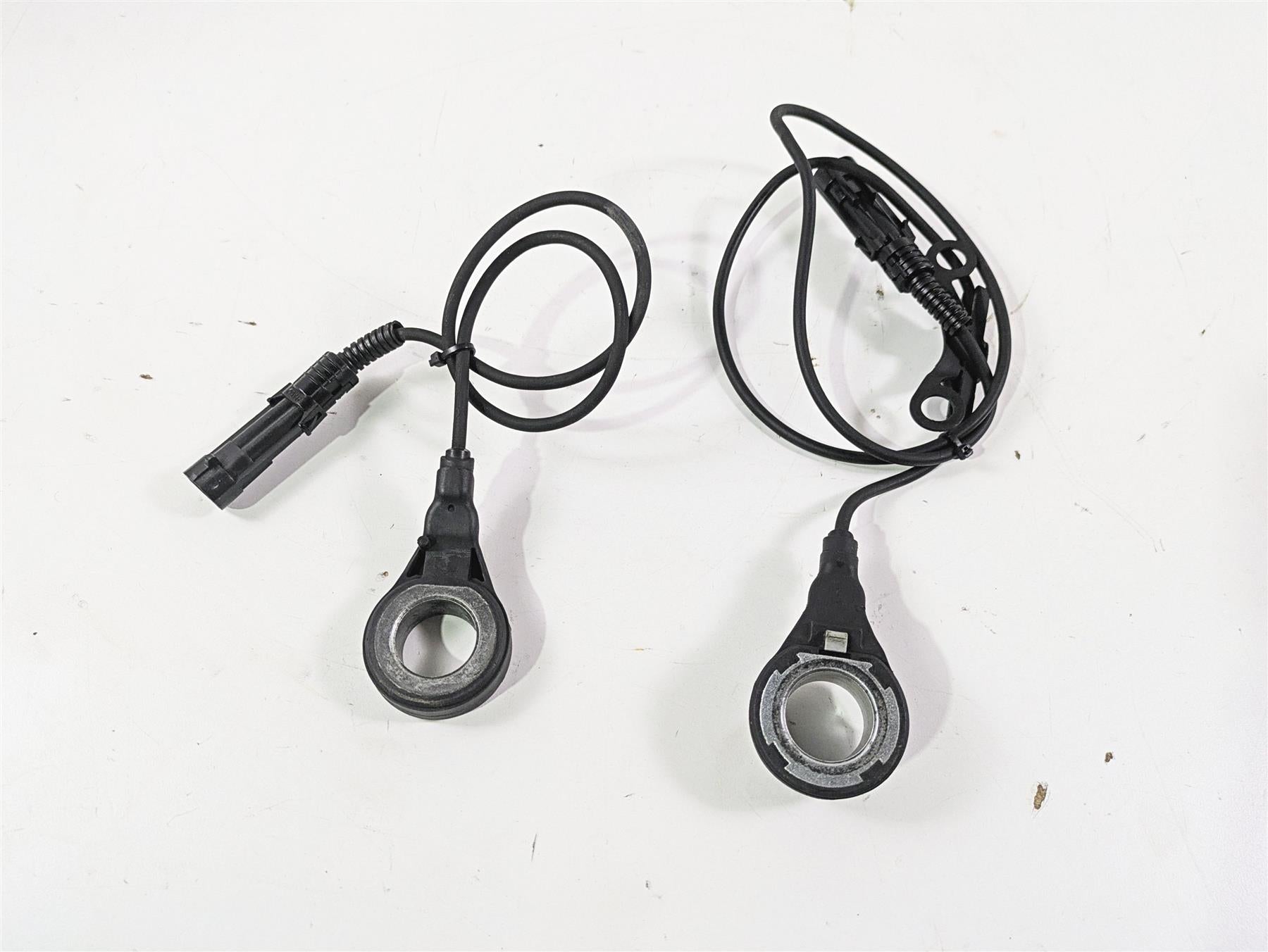 2014 Harley FLS Softail Slim Abs Wheel Speed Sensor Set 40982-11 40985-11