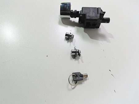 2009 Harley Touring FLHX Street Glide Ignition Switch Key Lock Set 71572-06 {{ shop.shopifyCountryName }} - Mototech271