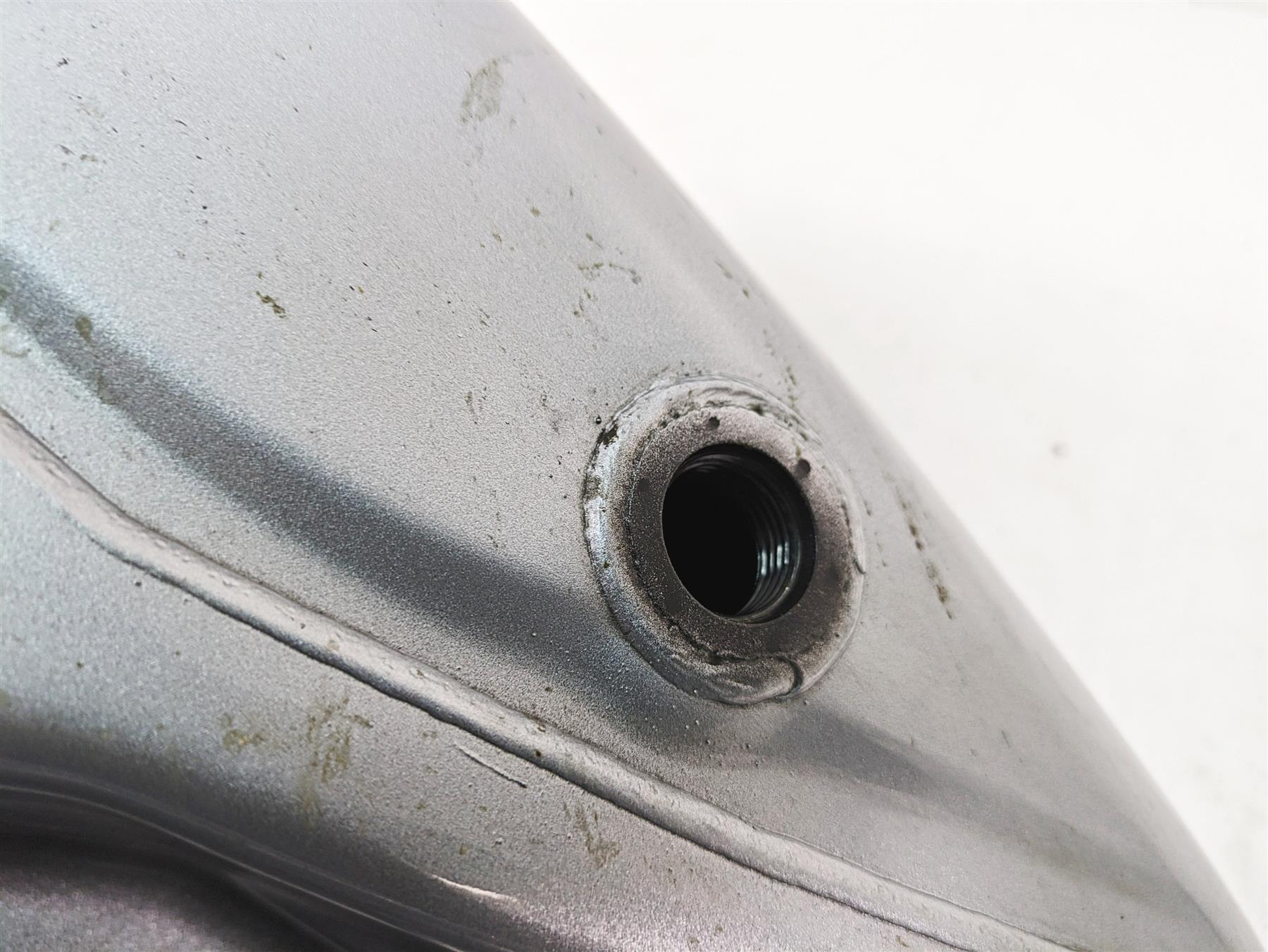 2020 Harley Touring FLHX Street Glide Fuel Gas Petrol Tank - Dented 61356-08 {{ shop.shopifyCountryName }} - Mototech271