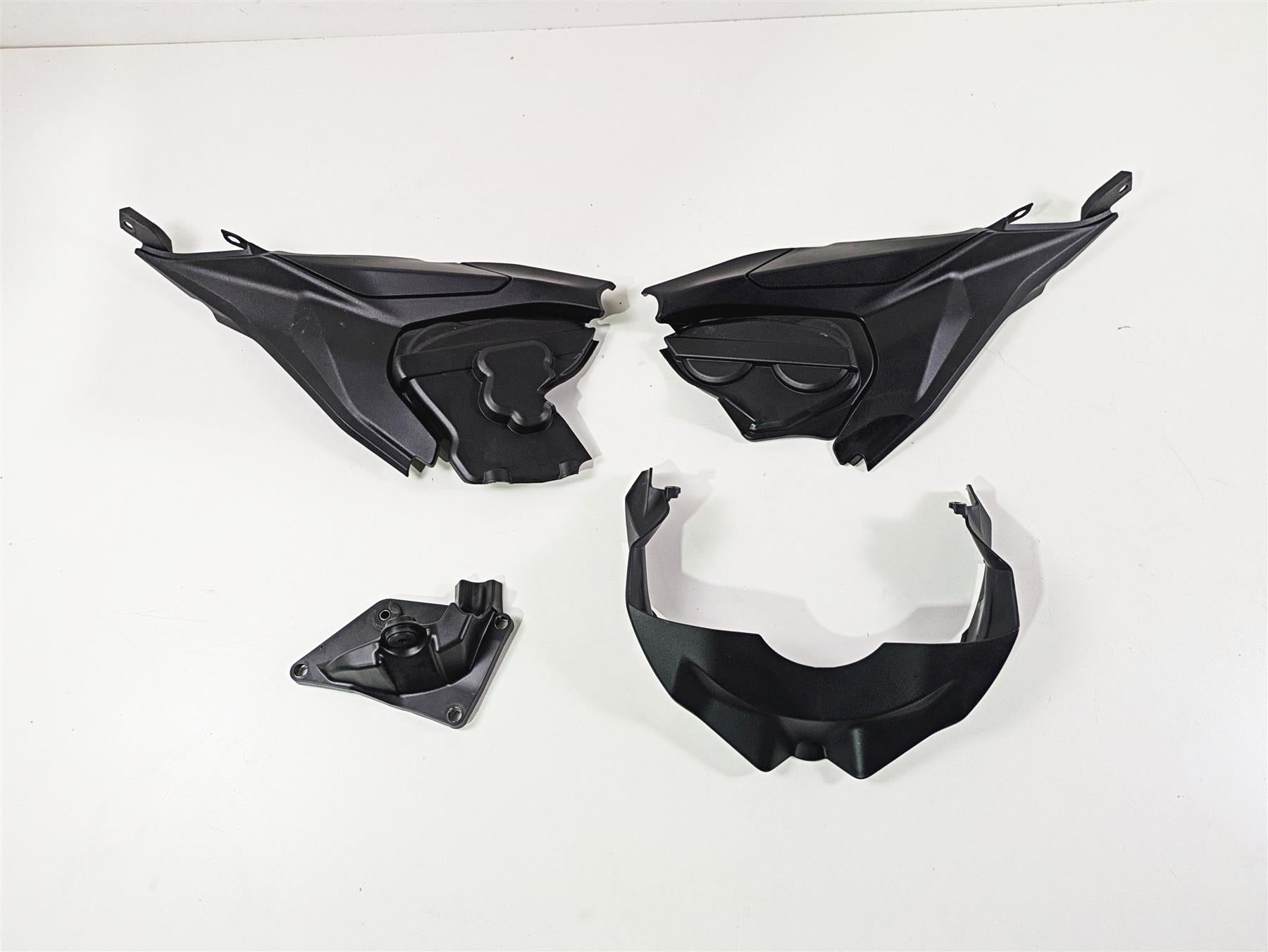 2022 Ducati Streetfighter V2 Molded Infill Cover Fairing Set 46016311B 46016301B {{ shop.shopifyCountryName }} - Mototech271