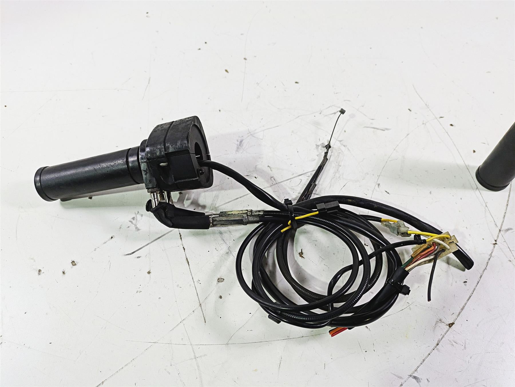 1992 Harley FLSTC Softail Heritage Right Hand Control Switch - Read 70219-87 {{ shop.shopifyCountryName }} - Mototech271