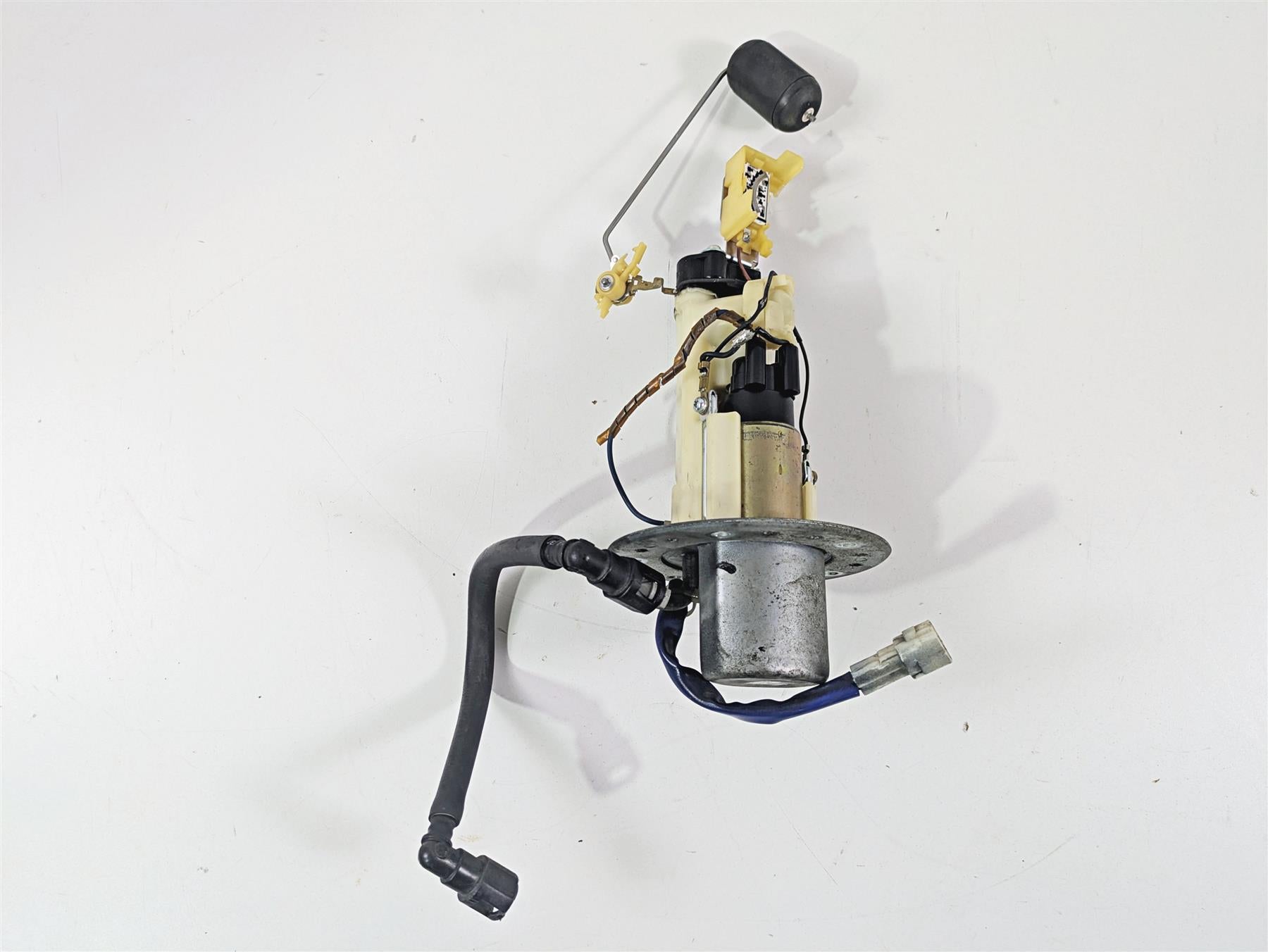 2006 Suzuki GSXR1000 K6 Fuel Gas Petrol Pump READ 15100-41G00 {{ shop.shopifyCountryName }} - Mototech271