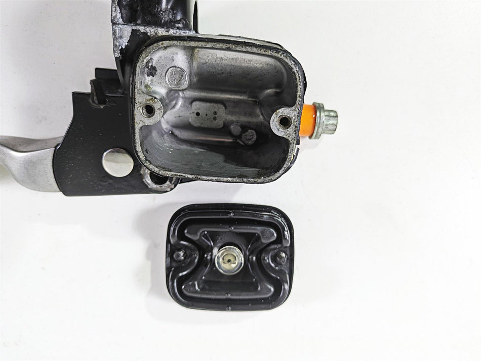 2008 Harley FLSTC Softail Heritage Front Brake Master Cylinder 9/16 45019-08C {{ shop.shopifyCountryName }} - Mototech271
