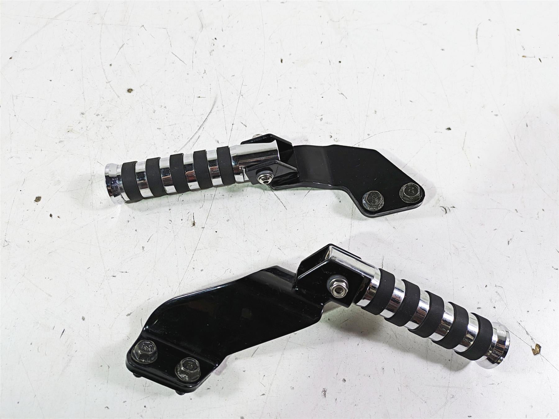 2002 Honda VTX1800 Retro Rear Passenger Footpeg Set 50680-MCV-000 50685-MCV-000 {{ shop.shopifyCountryName }} - Mototech271