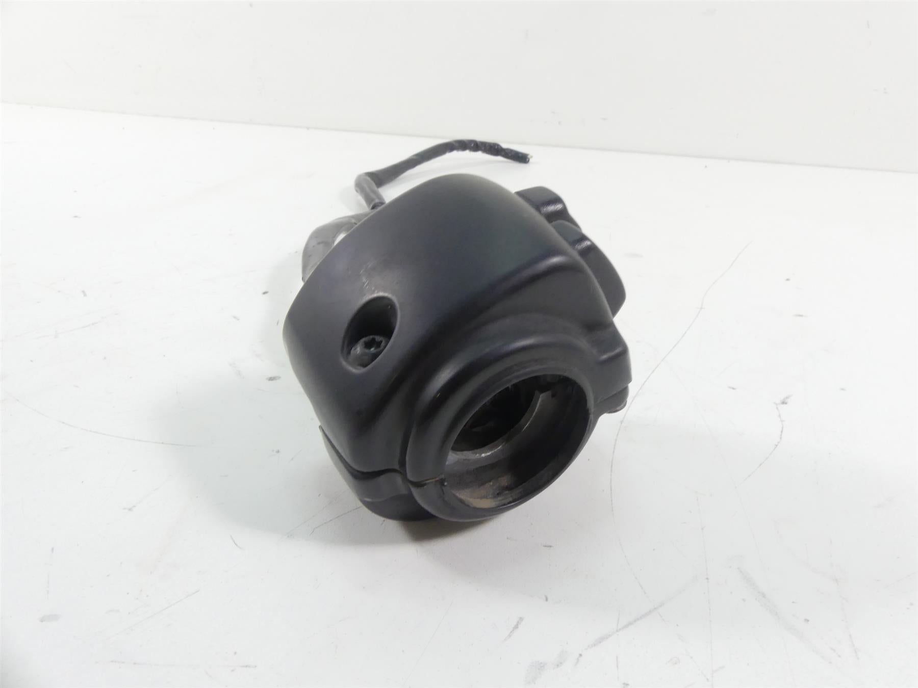 2013 Harley Davidson VRSCF Muscle Left Hand Light Control Switch 71682-06A {{ shop.shopifyCountryName }} - Mototech271