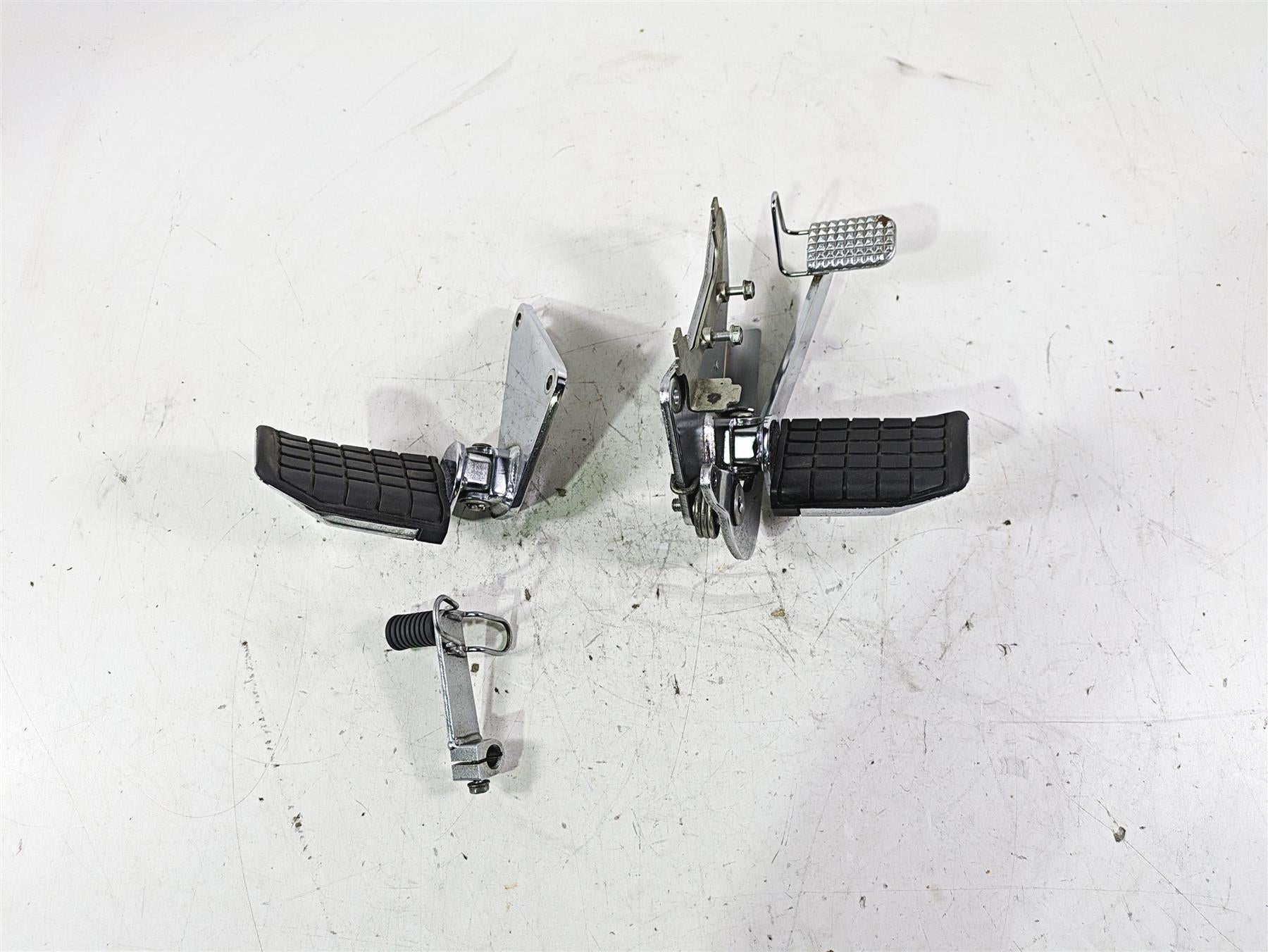 1998 Honda GL1500 Valkyrie Tour Front Footpeg Brake Shifter Set 50625-MZ0-000 {{ shop.shopifyCountryName }} - Mototech271