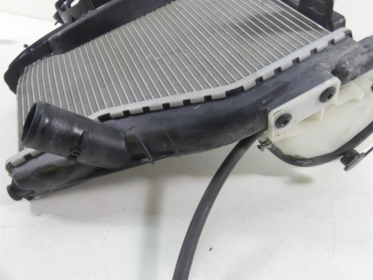 2018 BMW S1000RR K46 Radiator Fans Reservoir Hoses Set 17118546822 {{ shop.shopifyCountryName }} - Mototech271
