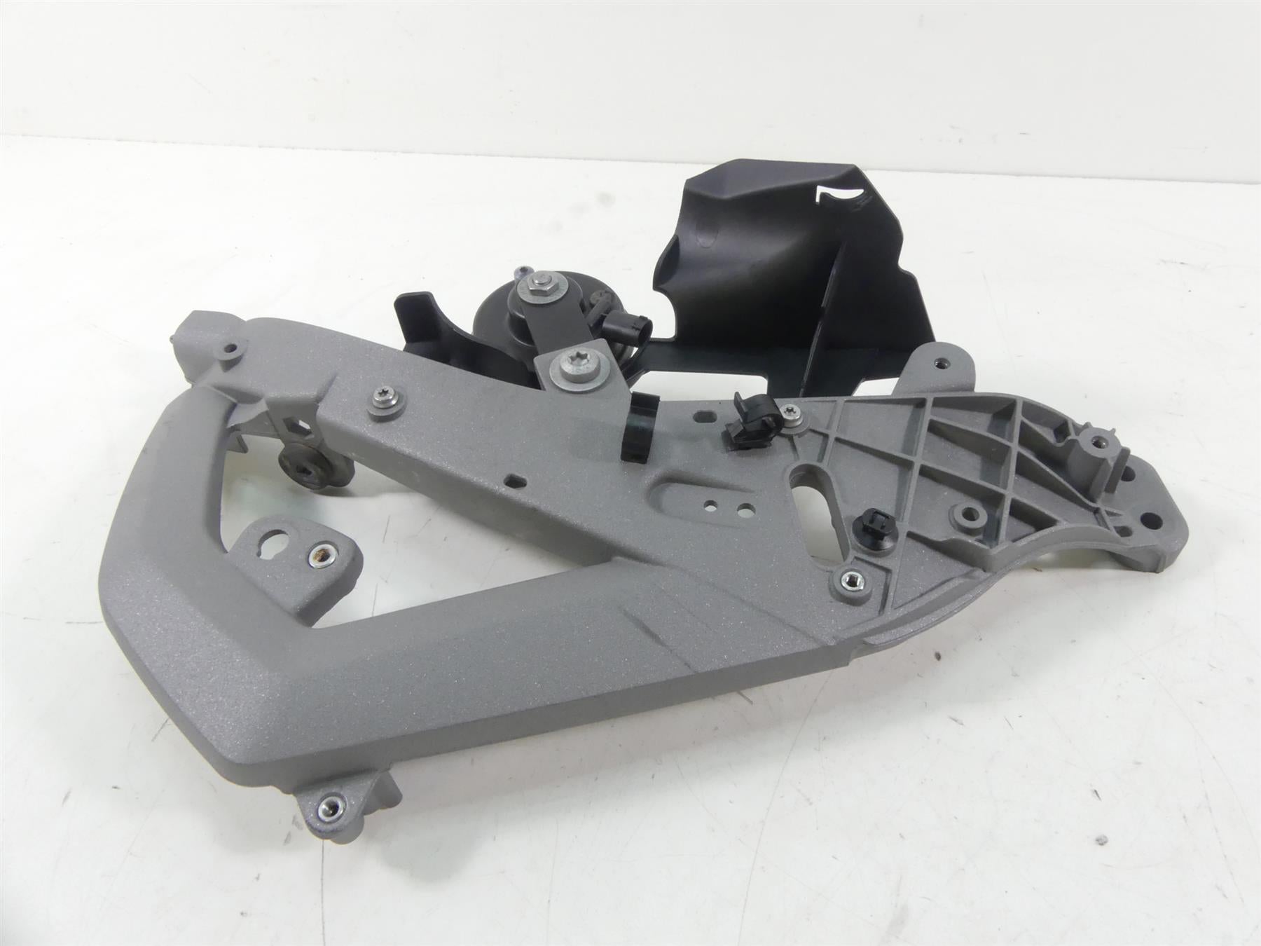 2016 BMW R1200GS K50 Right Front Panel Fairing Center Stay - Read 46638528674 {{ shop.shopifyCountryName }} - Mototech271