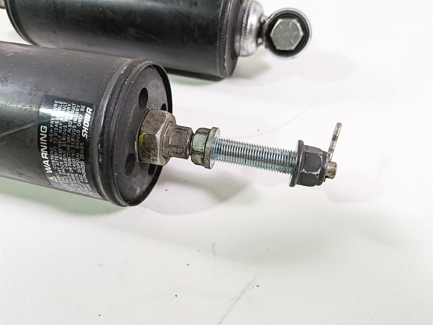 2009 Harley FLSTSB Cross Bones Showa Rear Suspension Shocks Set 54549-04 {{ shop.shopifyCountryName }} - Mototech271