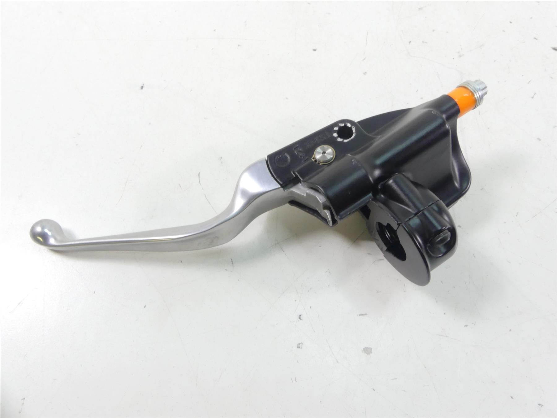 2014 Harley FXDL Dyna Low Rider Front Brake Master Cylinder 11/16 45170-08 {{ shop.shopifyCountryName }} - Mototech271