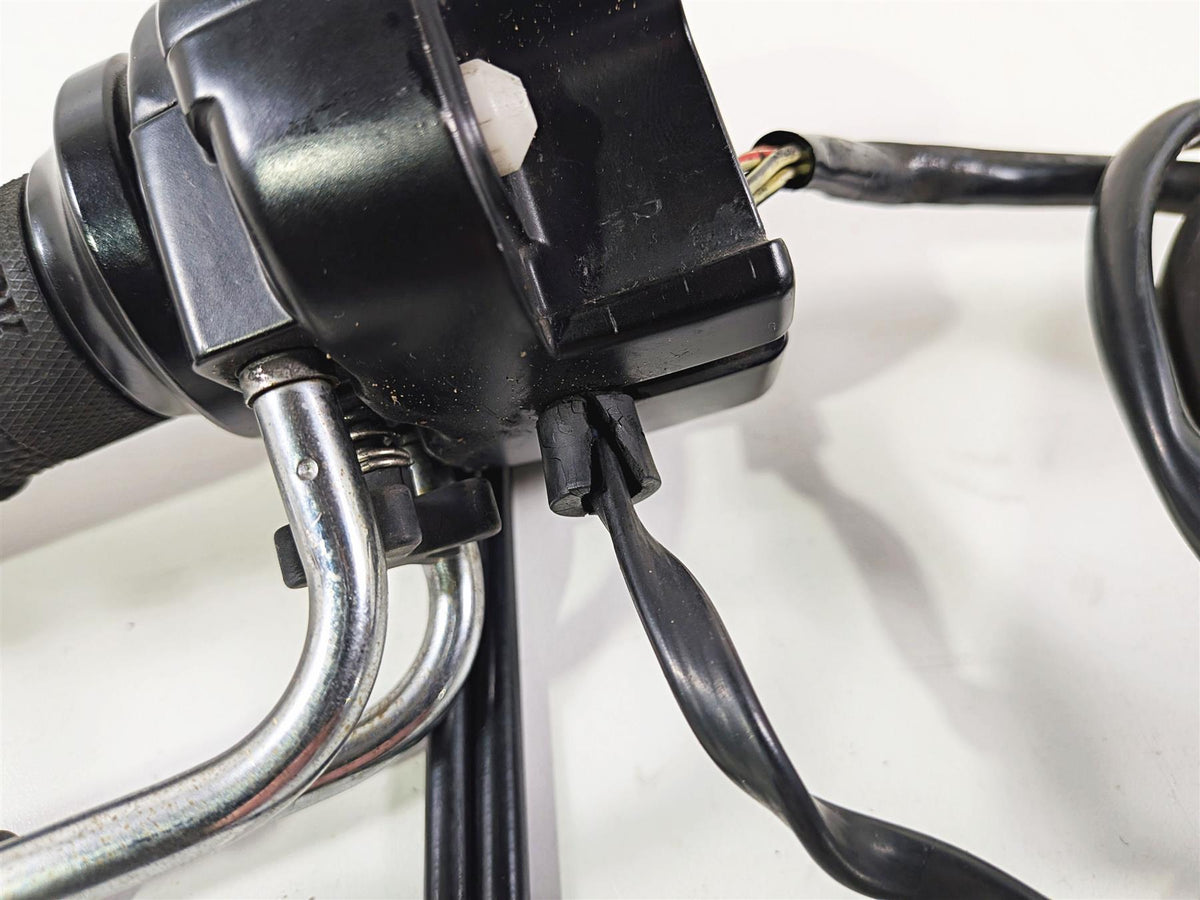 2014 Harley FXDL Dyna Low Rider Right Hand Control Switch + Blinker 72944-12 {{ shop.shopifyCountryName }} - Mototech271