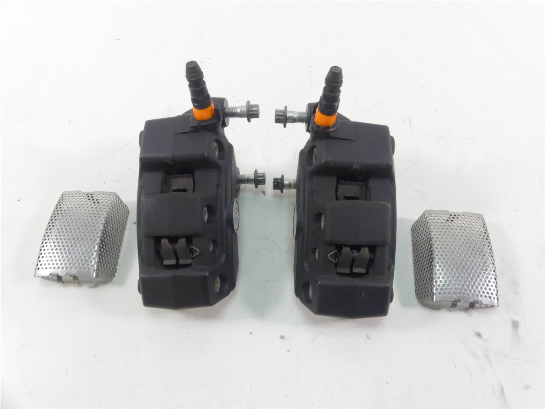 2014 Harley Touring FLHTK Electra Glide Front Brake Caliper Set 43027-08 {{ shop.shopifyCountryName }} - Mototech271