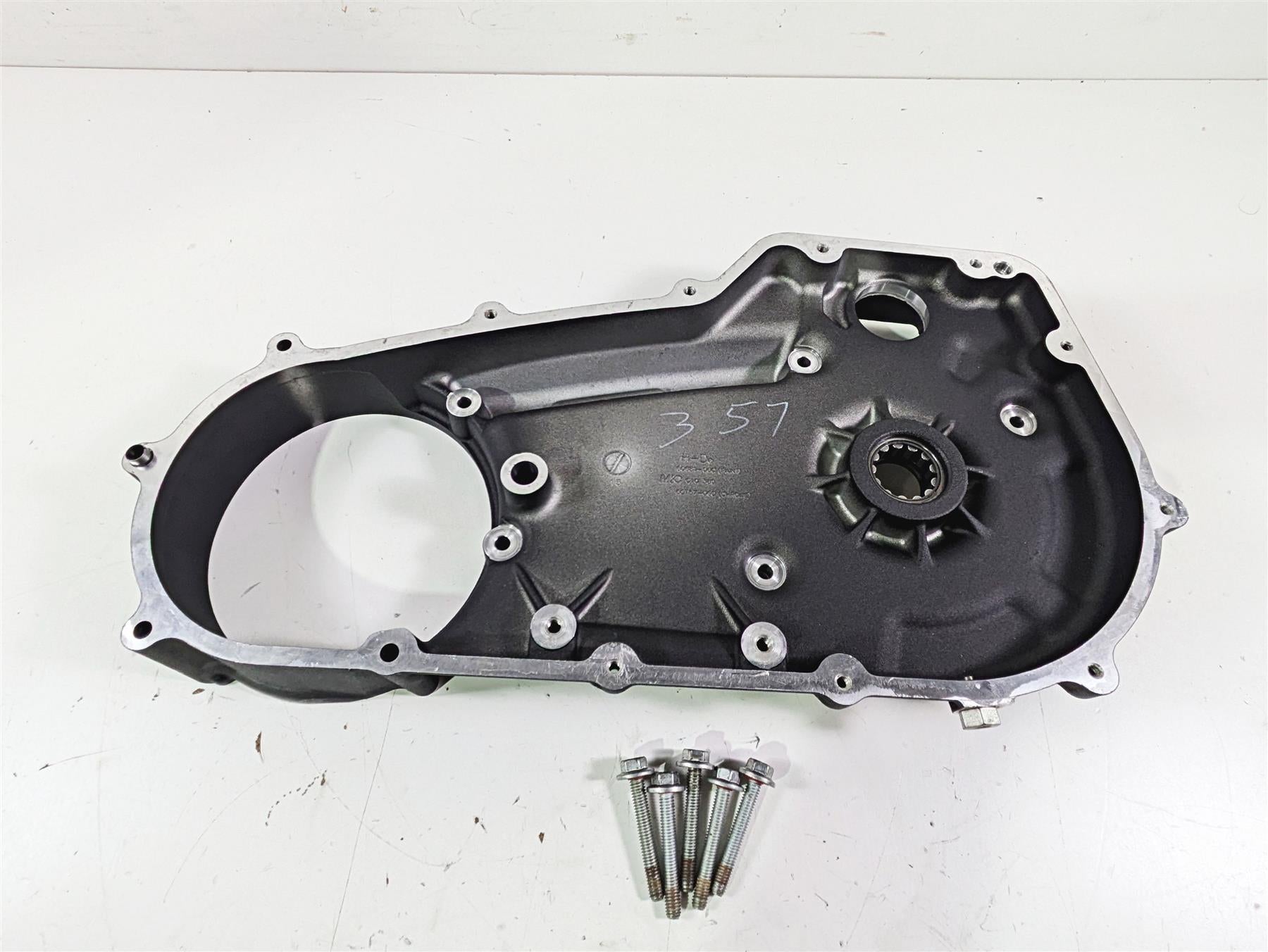 2016 Harley FXDL Dyna Low Rider Inner Primary Drive Clutch Cover 60681-06C {{ shop.shopifyCountryName }} - Mototech271