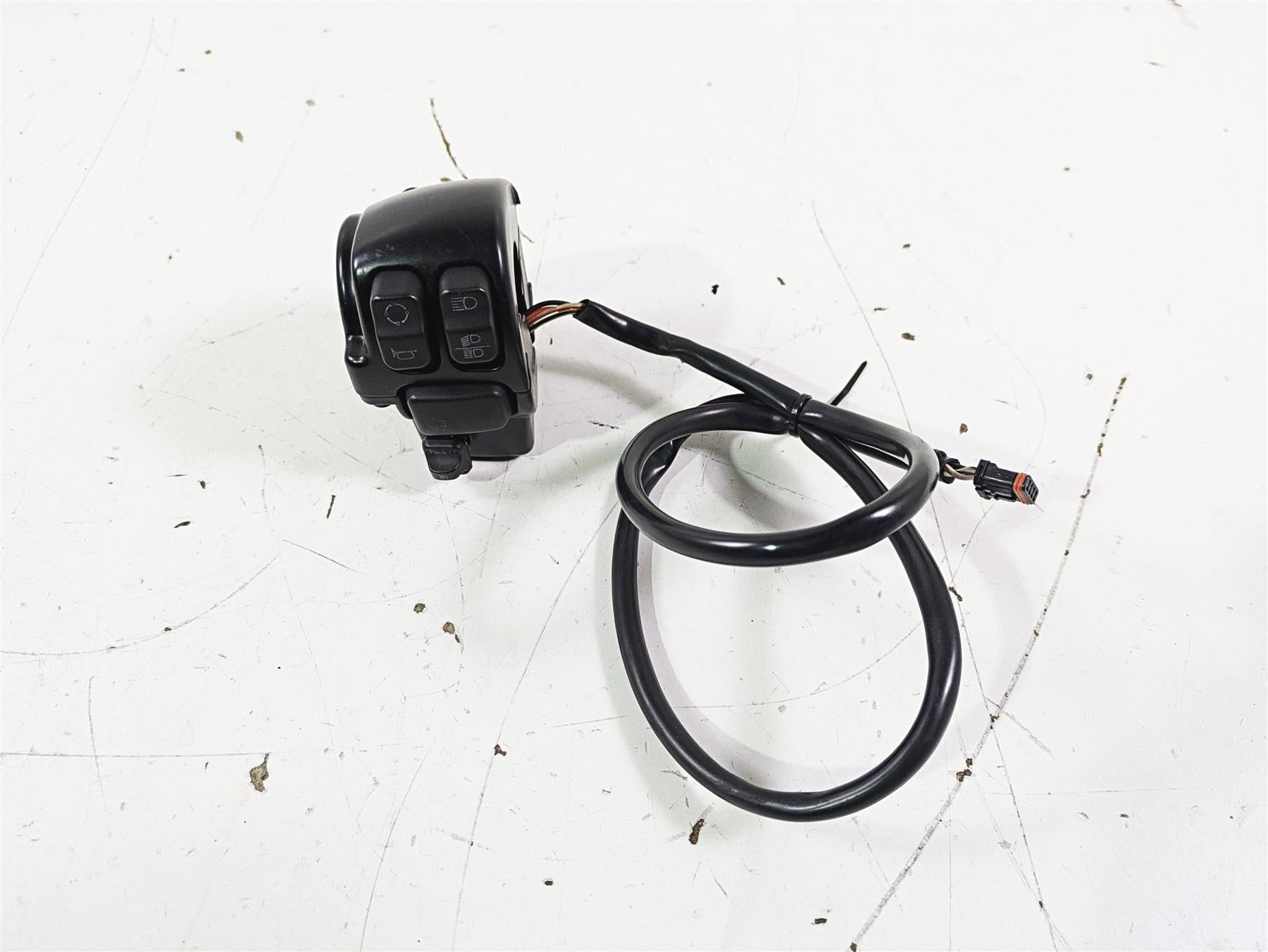 2016 Harley FLSTC Softail Heritage Left Hand Control Switch Cruise 71500288 {{ shop.shopifyCountryName }} - Mototech271
