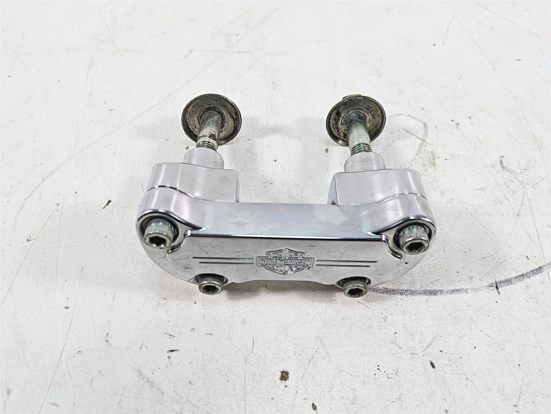 2006 Harley FLSTI Softail Heritage Handlebar Riser Holder Set 56567-86B