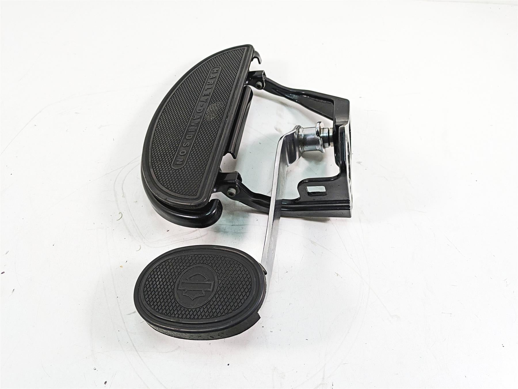 2009 Harley Softail FLSTSB Cross Bones Right Floor Board & Br Ped Set 50600026 {{ shop.shopifyCountryName }} - Mototech271