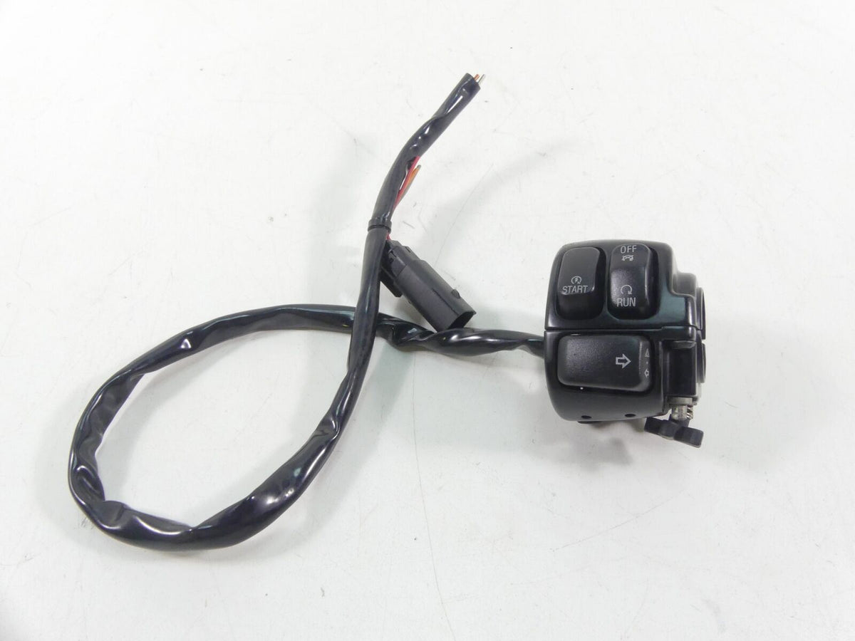 2015 Harley VRSCF Muscle V-Rod Right Control Switch Start Stop - Read 71684-06A {{ shop.shopifyCountryName }} - Mototech271
