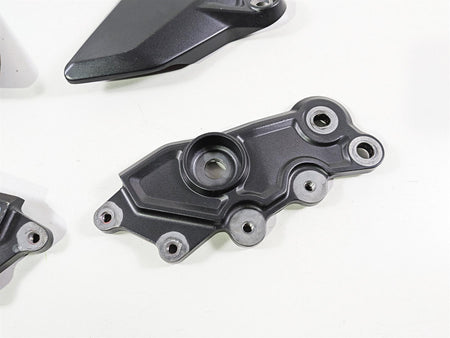 2025 Yamaha YZF R7 Side Frame Foot Peg Mount Cover Set BEB-274A4-00 BEB-274A3-00 {{ shop.shopifyCountryName }} - Mototech271