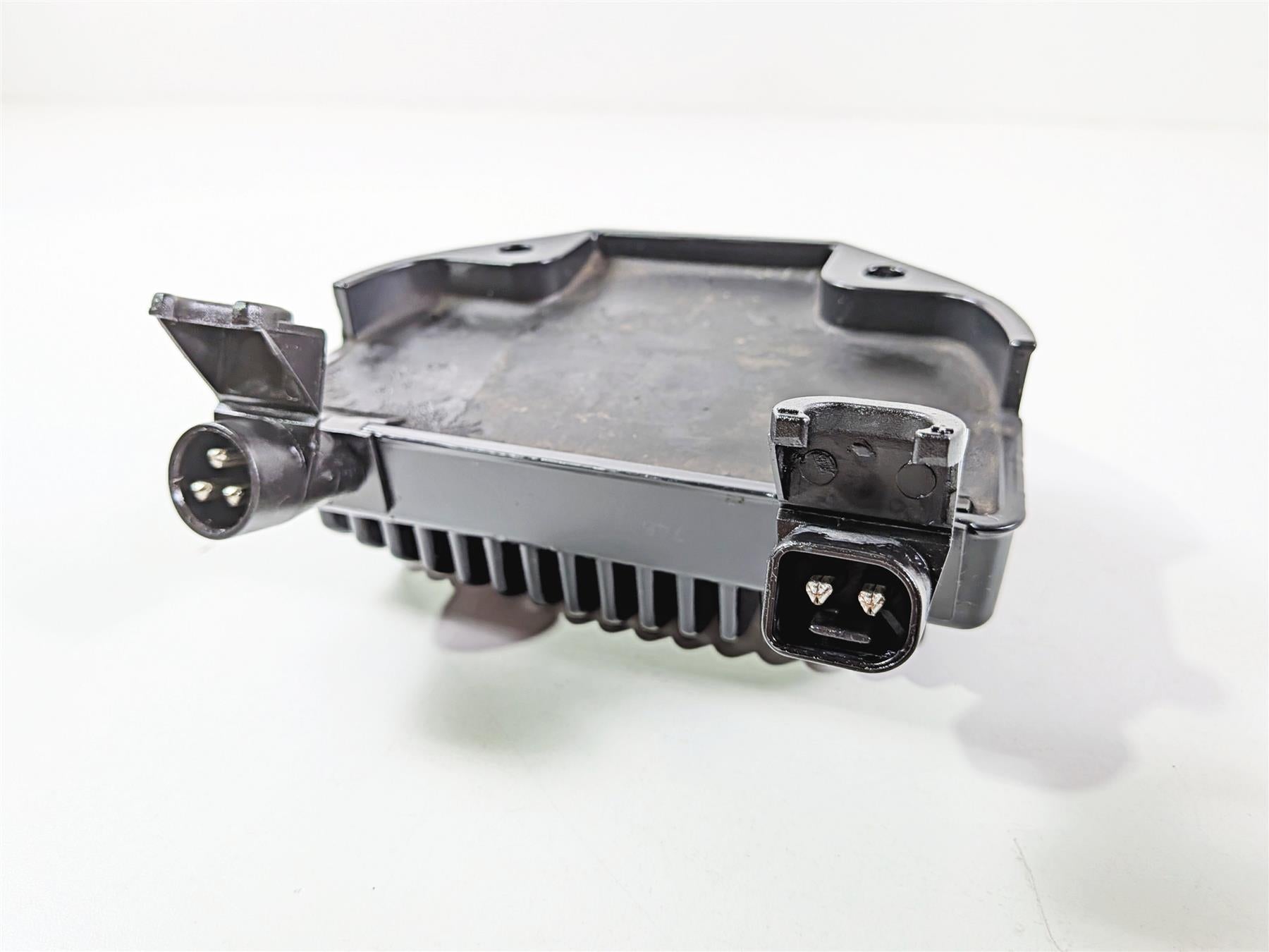 2011 Harley FXDF Dyna Fat Bob Rectifier Voltage Regulator 74631-08A {{ shop.shopifyCountryName }} - Mototech271
