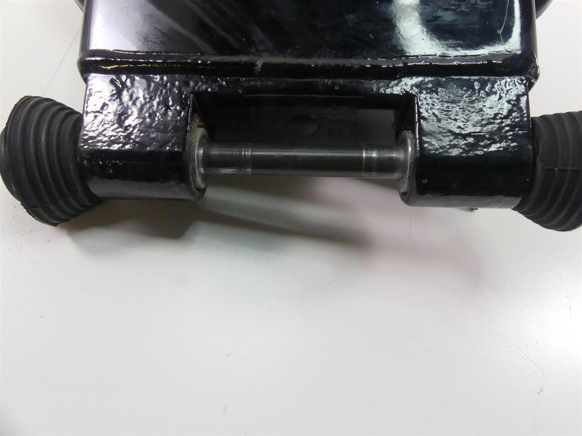 2014 Harley Touring FLHTK Electra Glide Rear Swingarm + Axle Set 47549-09A {{ shop.shopifyCountryName }} - Mototech271