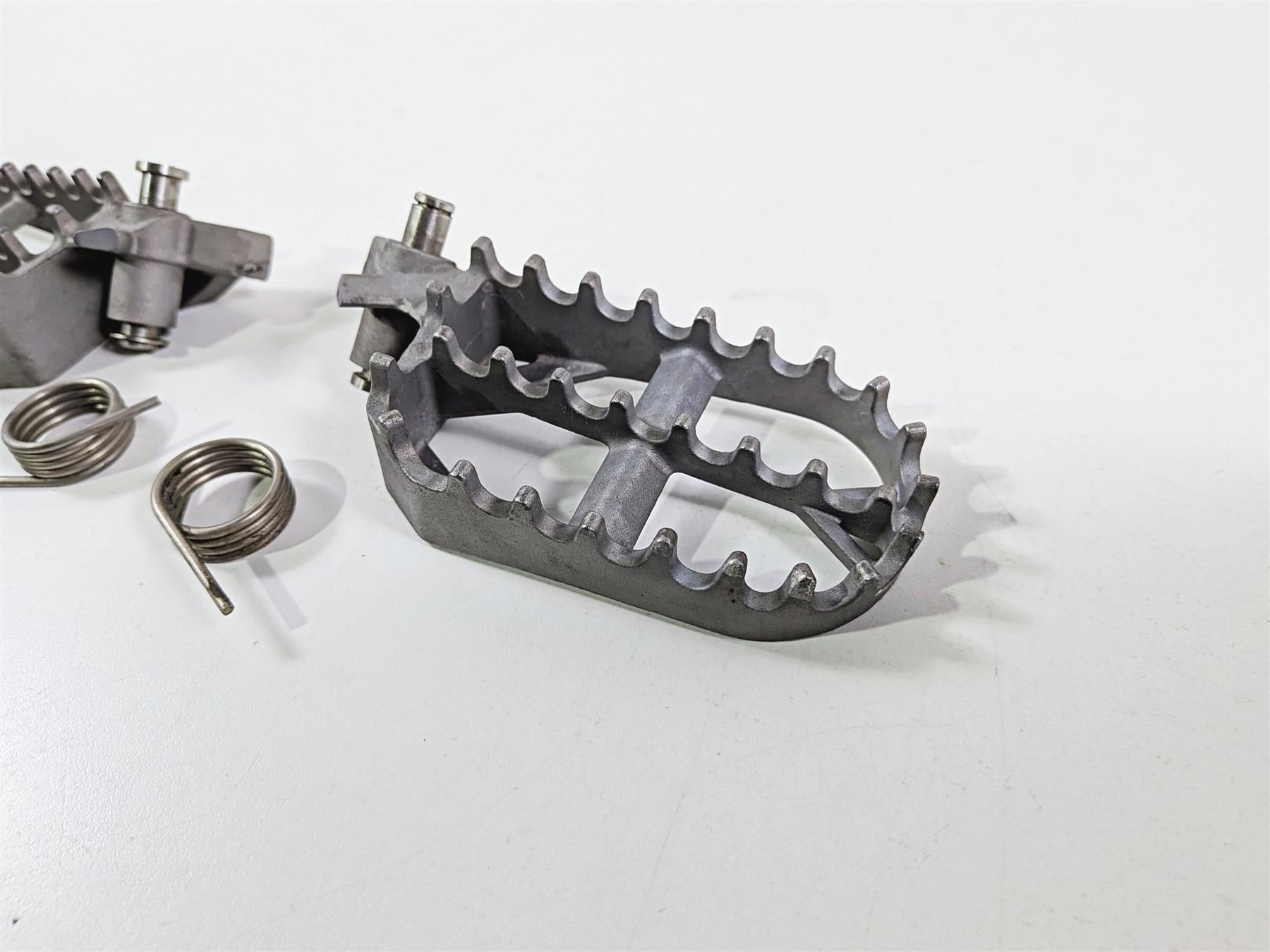 2019 BMW R1250GS K50 Enduro Front Foot Peg Rest Set 46718529843 46718529844 {{ shop.shopifyCountryName }} - Mototech271