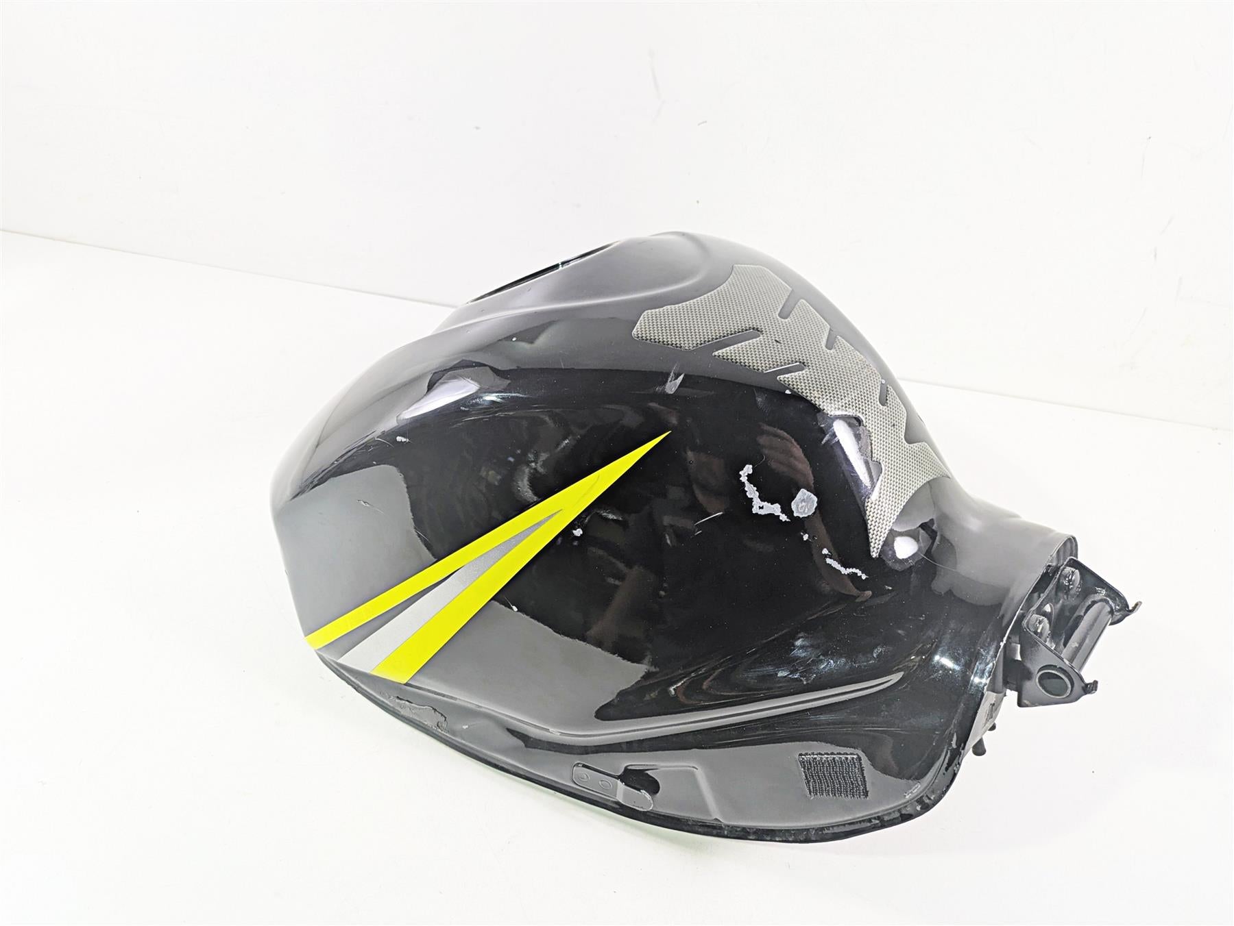 2006 Suzuki GSXR1000 K6 Fuel Gas Petrol Tank - No Dents 44100-41G30 {{ shop.shopifyCountryName }} - Mototech271