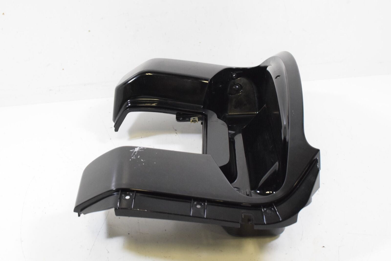 09 BMW K1200LT K1200 LT 89V3 Rear Center Mid Tail Fairing Cover Cowl 52537675789 {{ shop.shopifyCountryName }} - Mototech271
