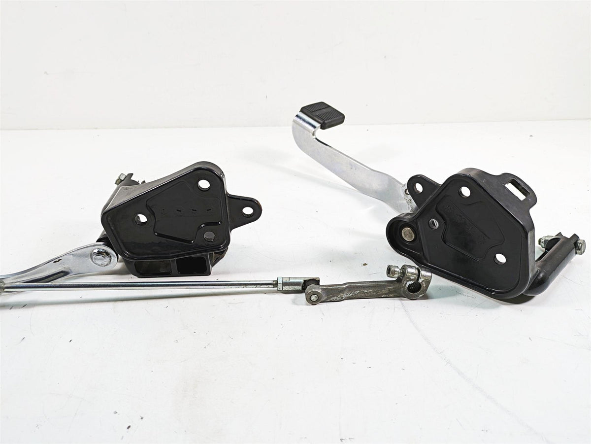 2006 Harley Softail FXSTSI Springer Left Right Footpeg Mount Brake Ped 33683-00 {{ shop.shopifyCountryName }} - Mototech271
