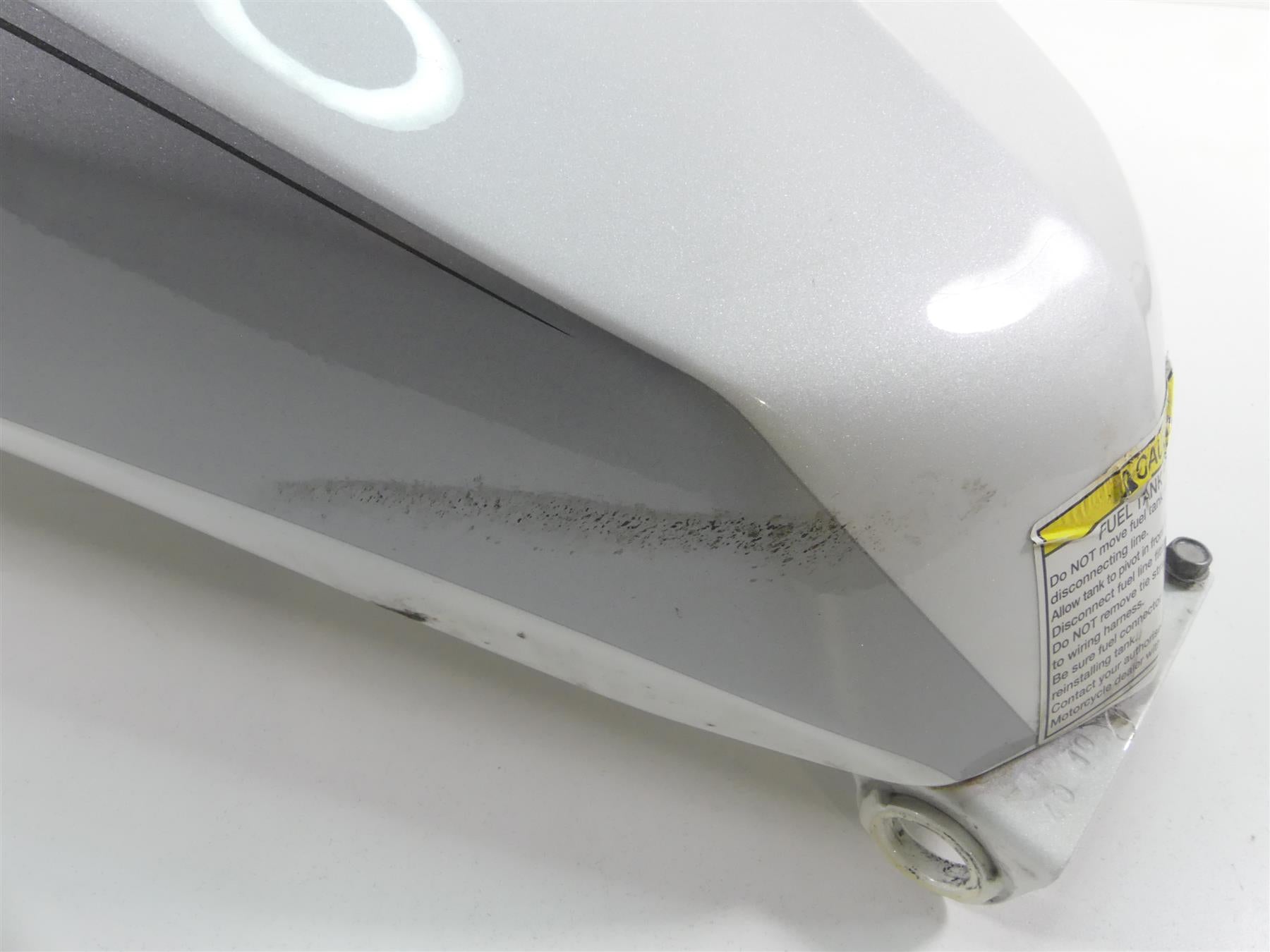 2011 Victory Cross Country Fuel Gas Petrol Tank Reservoir - Read 1016149 {{ shop.shopifyCountryName }} - Mototech271