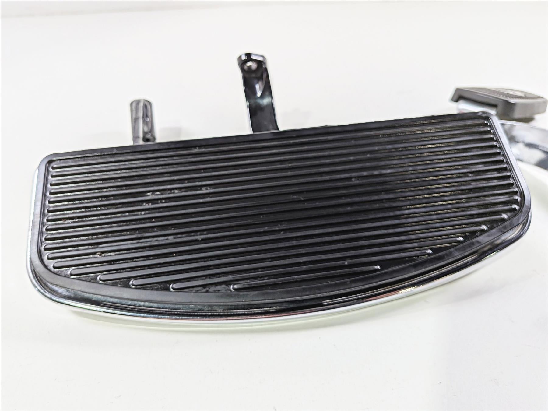 2014 Harley Touring FLHTK Electra Glide Right Floor Board Brake Pedal 50621-06-Mototech271