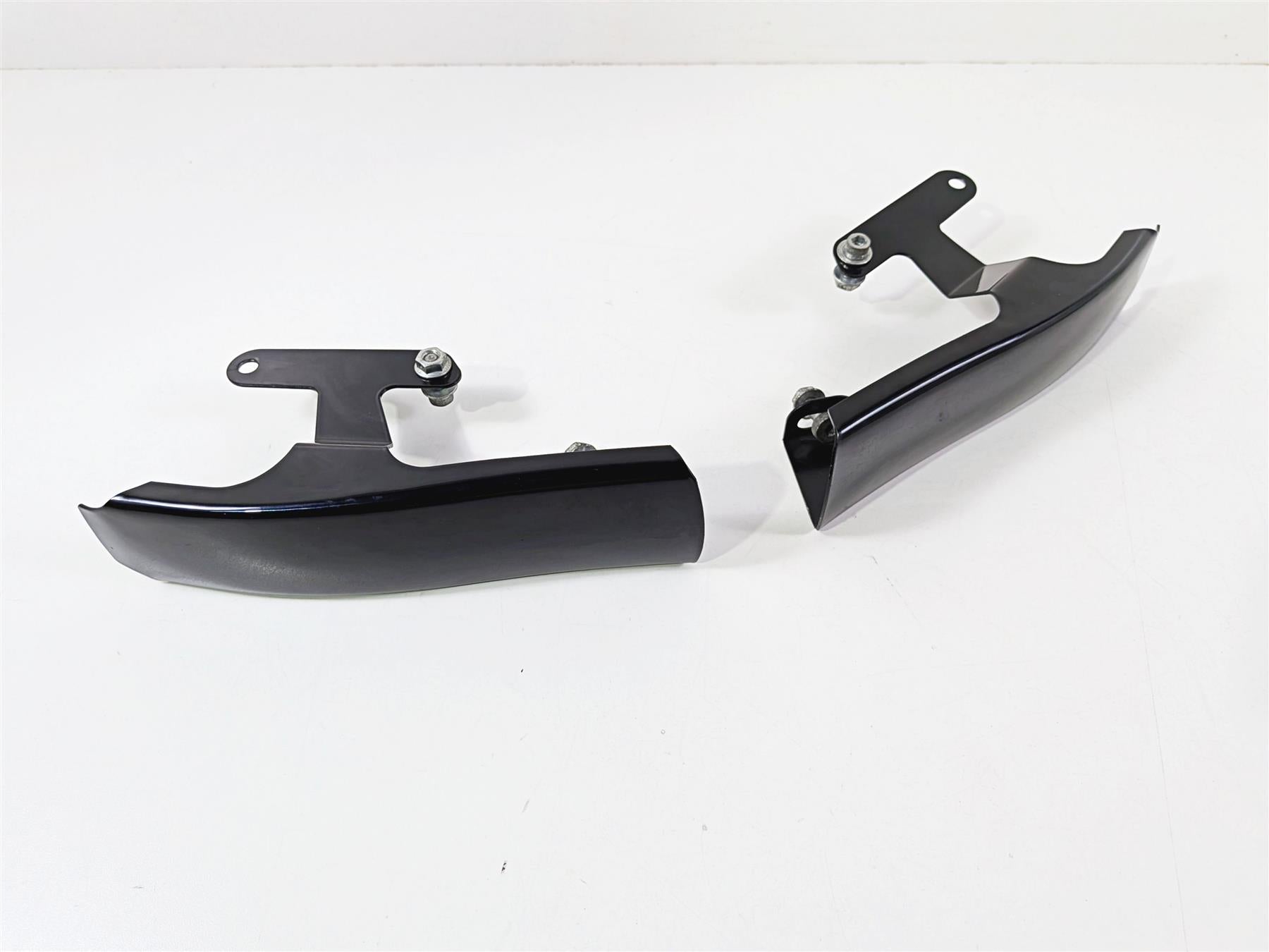 2011 Harley Touring FLHTCU CVO Electra Glide Saddlebag Fender Trim 90200379DFP-Mototech271