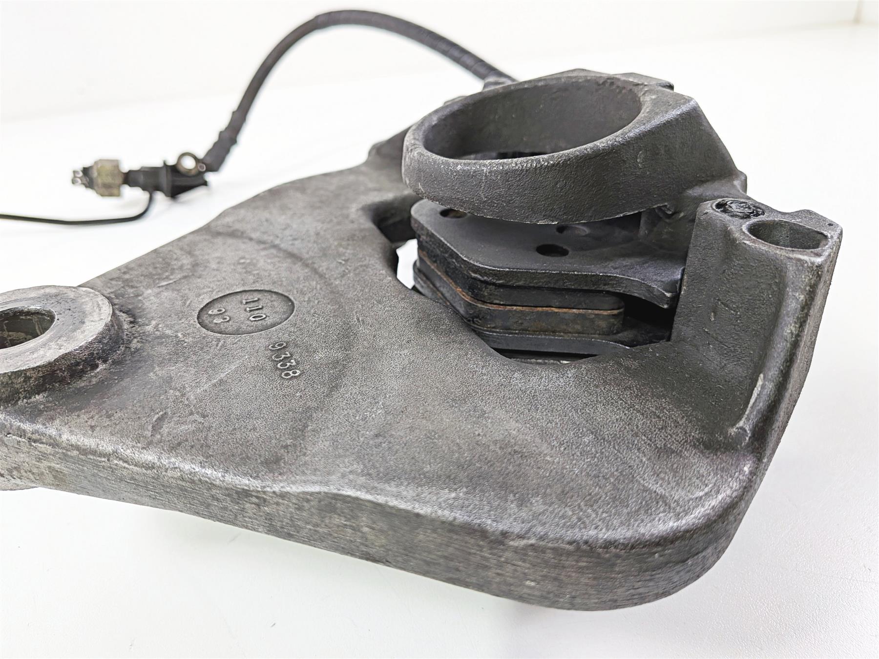 1993 Harley Touring FLHTCU Electra Glide Rear Brake Caliper & Bracket 44050-87 {{ shop.shopifyCountryName }} - Mototech271
